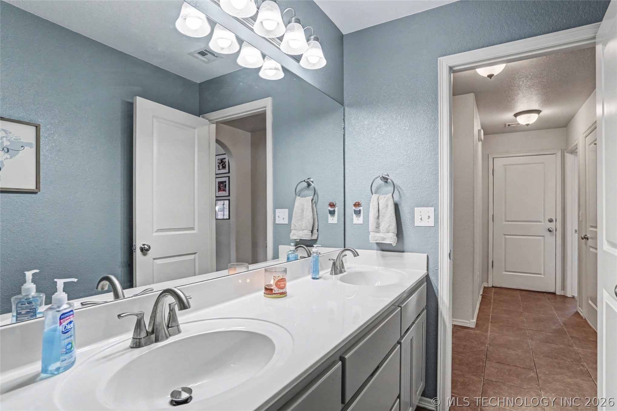 1916 E 133rd Court Property Photo 32