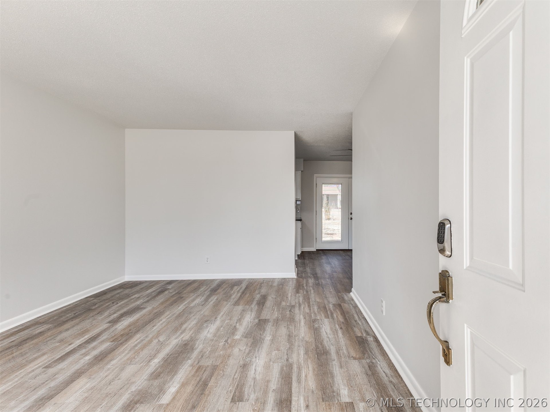 16519 E 2nd Street Property Photo 10