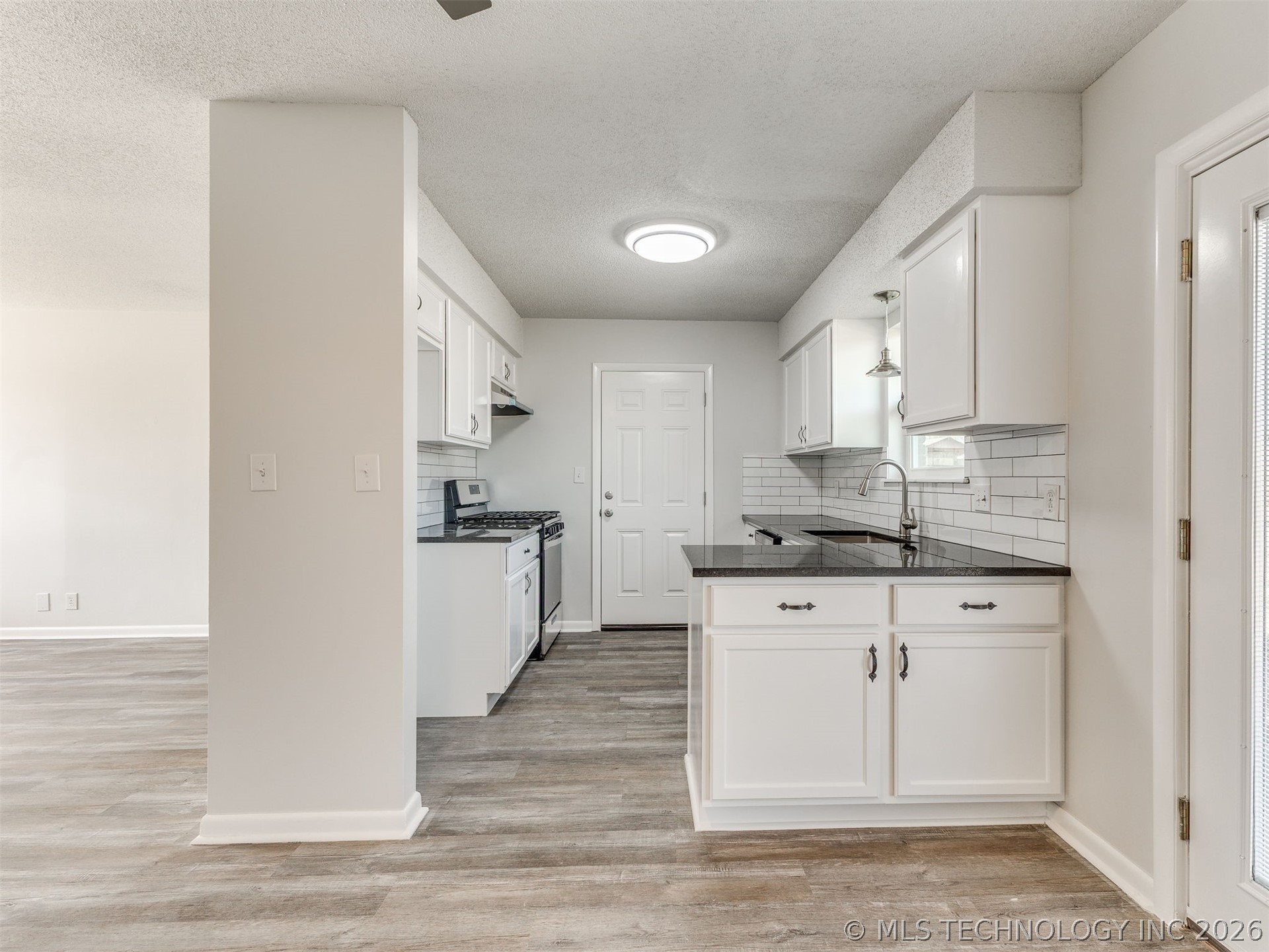 16519 E 2nd Street Property Photo 15