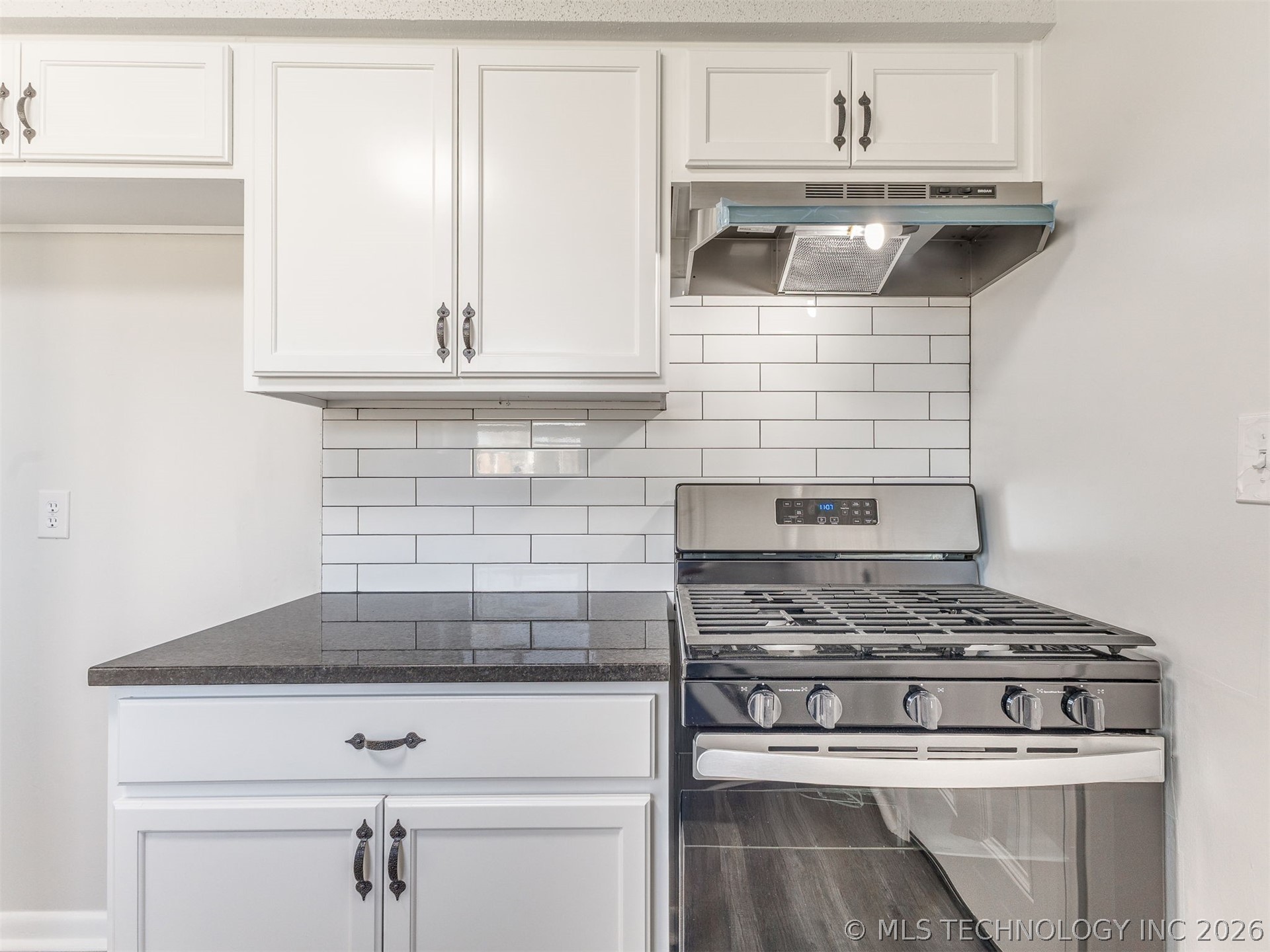 16519 E 2nd Street Property Photo 17