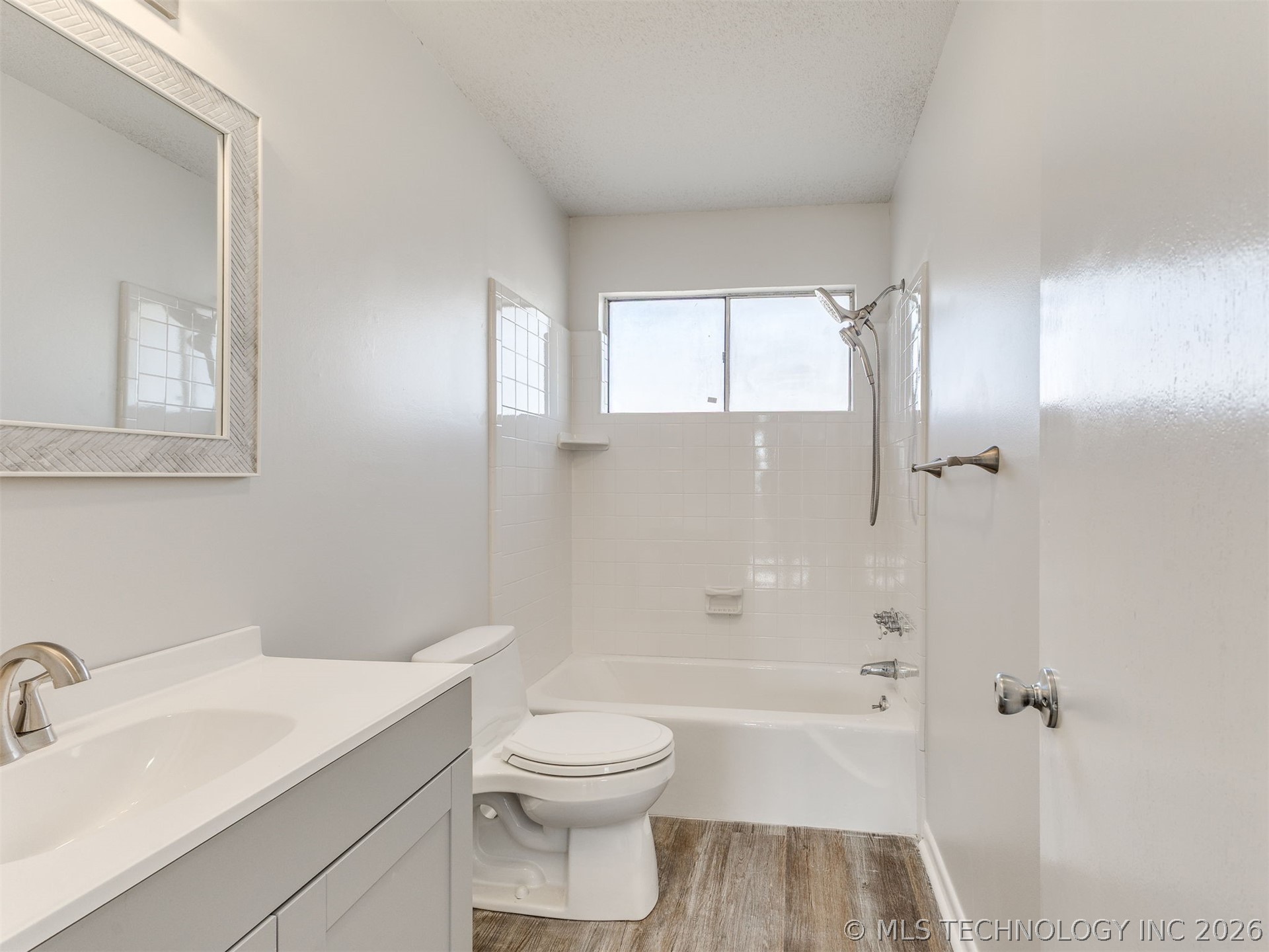 16519 E 2nd Street Property Photo 21