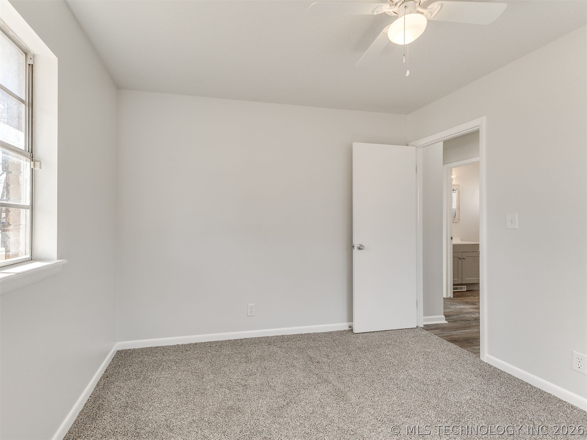 16519 E 2nd Street Property Photo 25