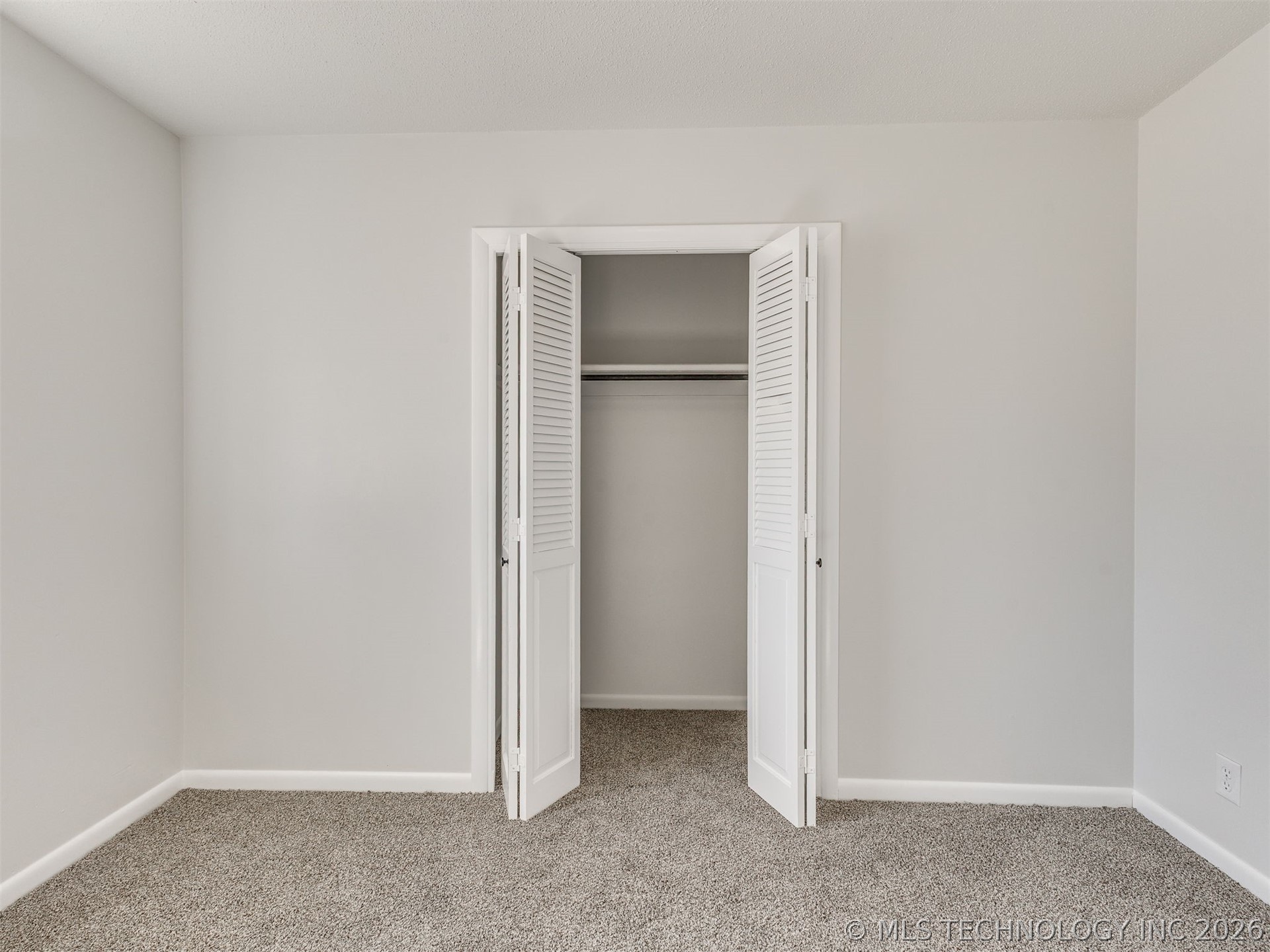 16519 E 2nd Street Property Photo 29