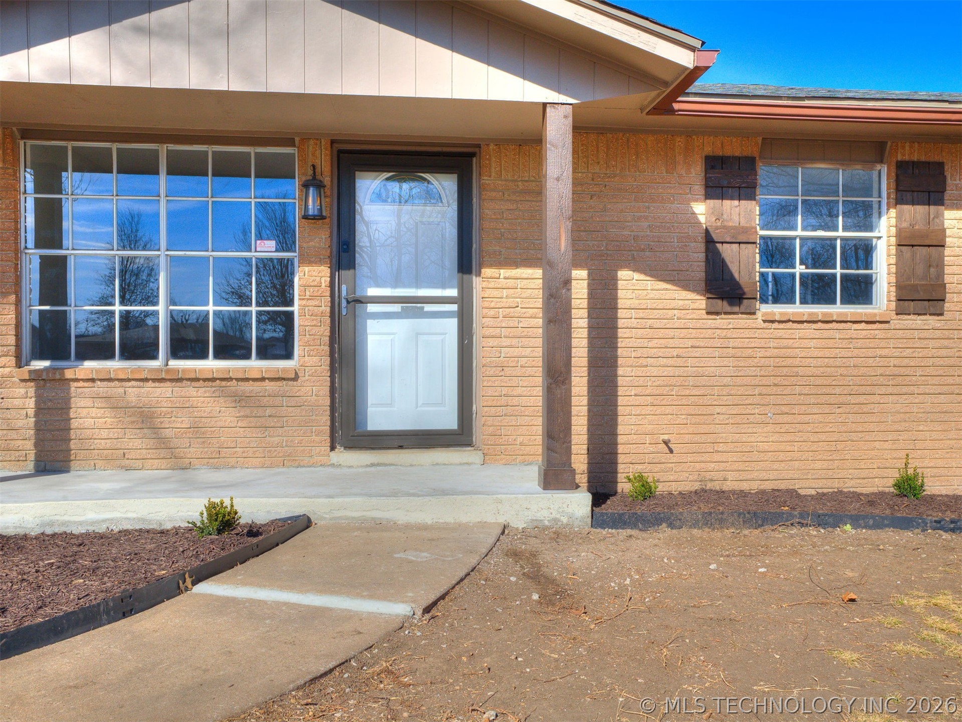 16519 E 2nd Street Property Photo 41