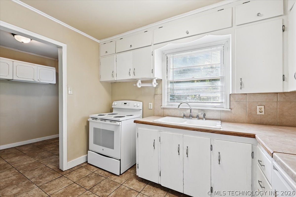 4629 S Trenton Avenue Property Photo 8