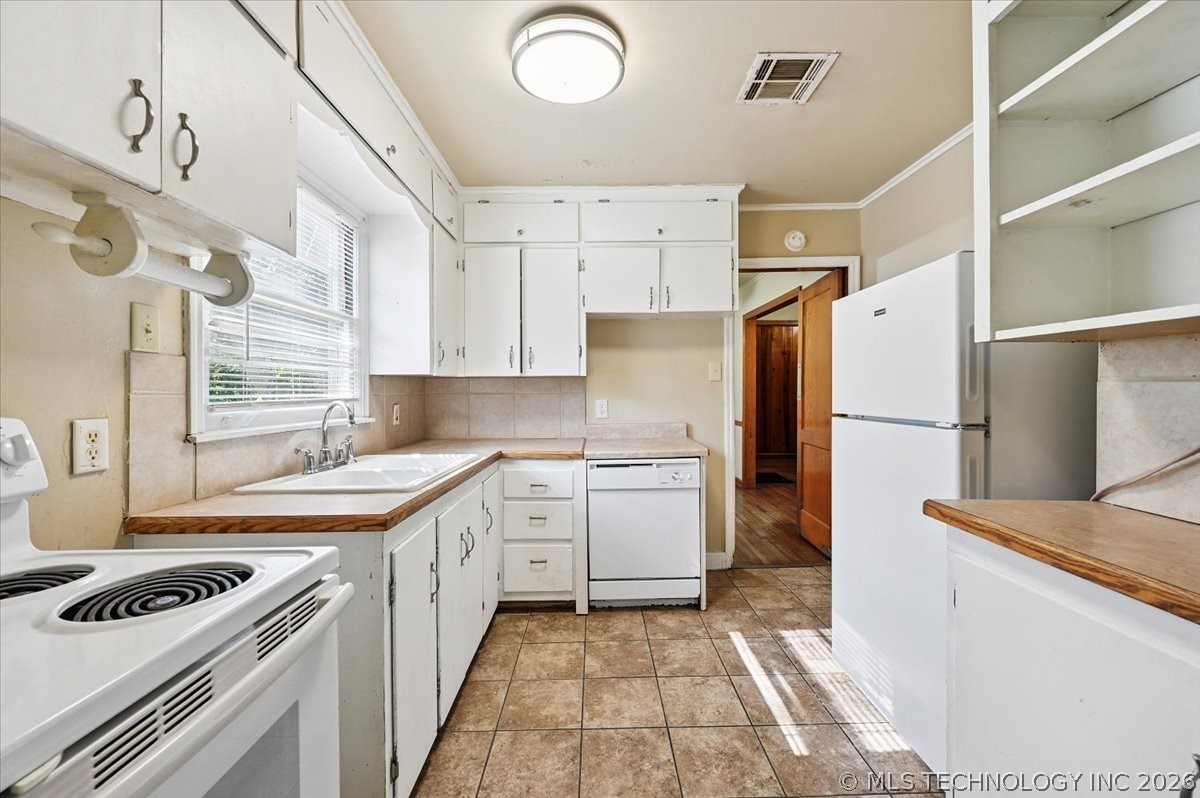 4629 S Trenton Avenue Property Photo 9