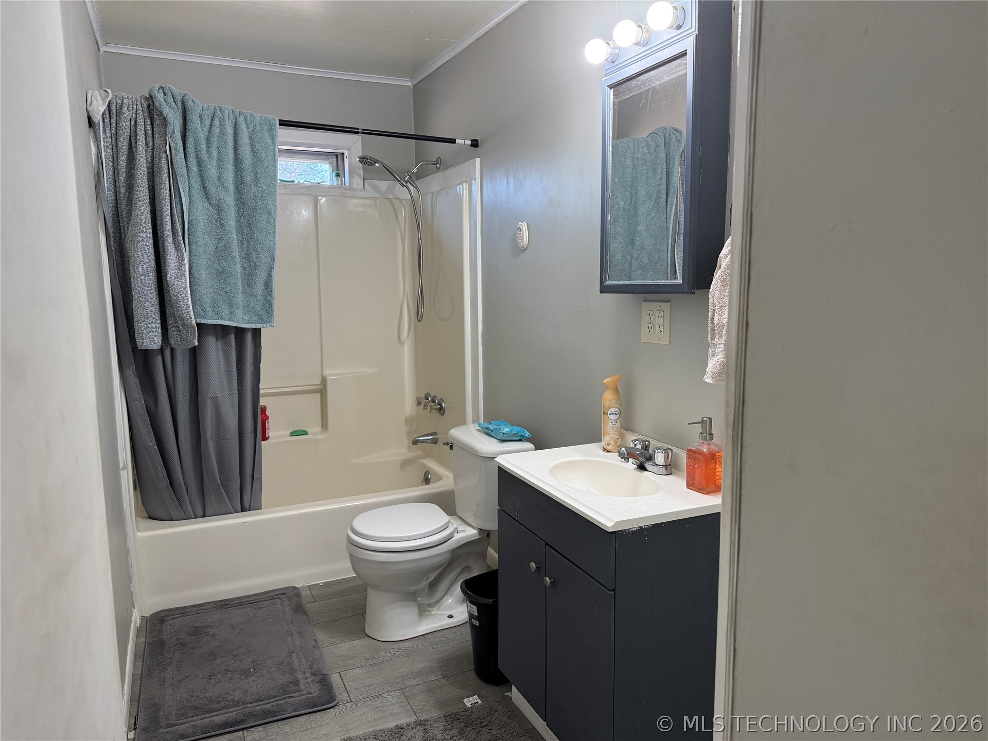 184 Greenbriar Circle Property Photo 8