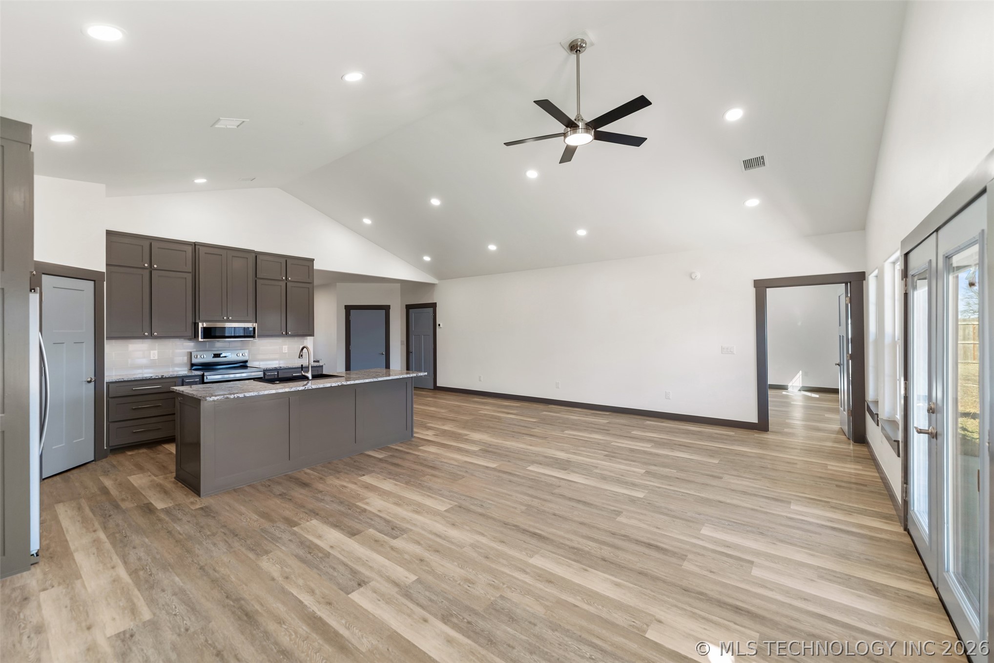 205 Lindsey Avenue Property Photo 7