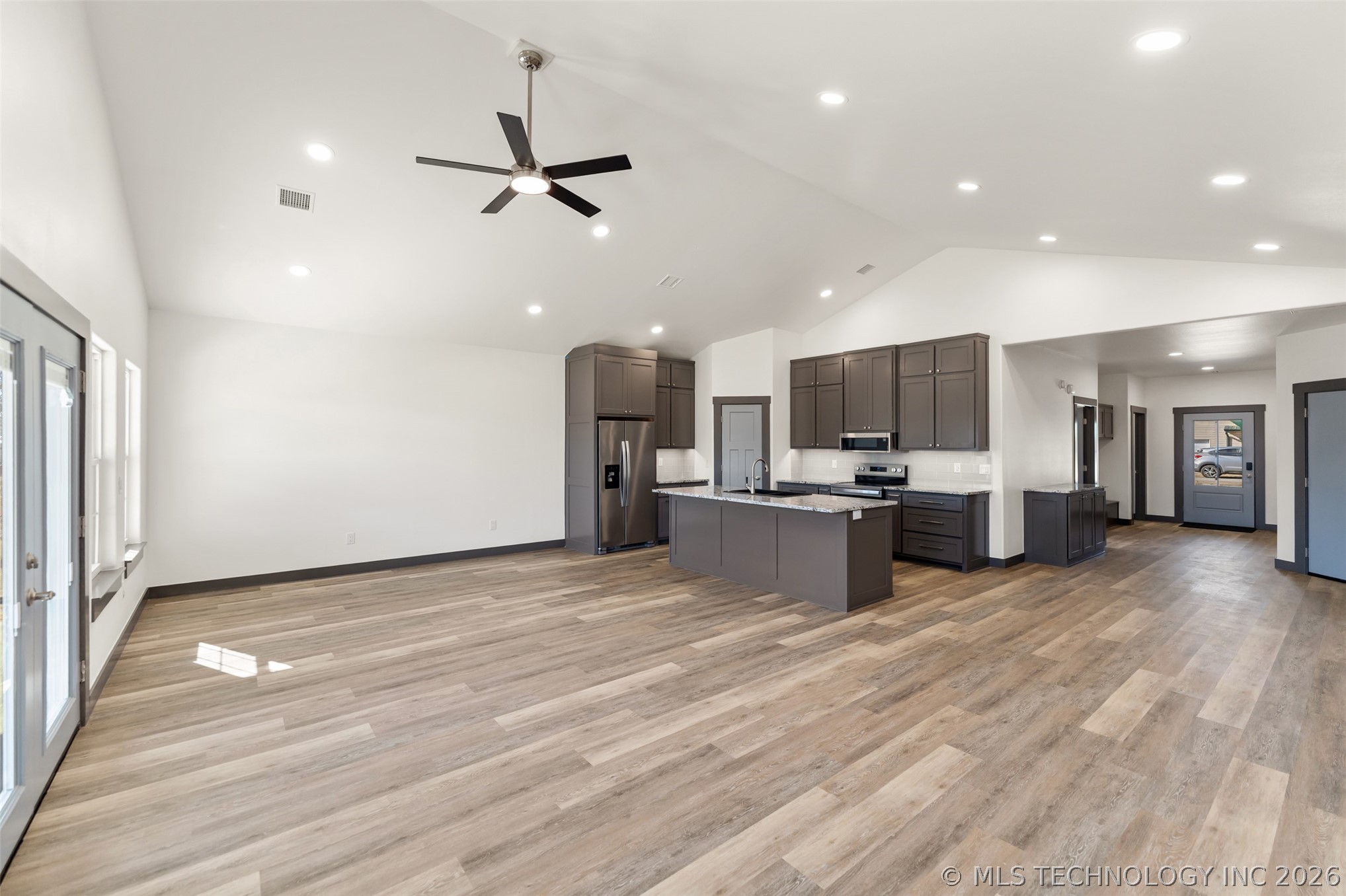 205 Lindsey Avenue Property Photo 8