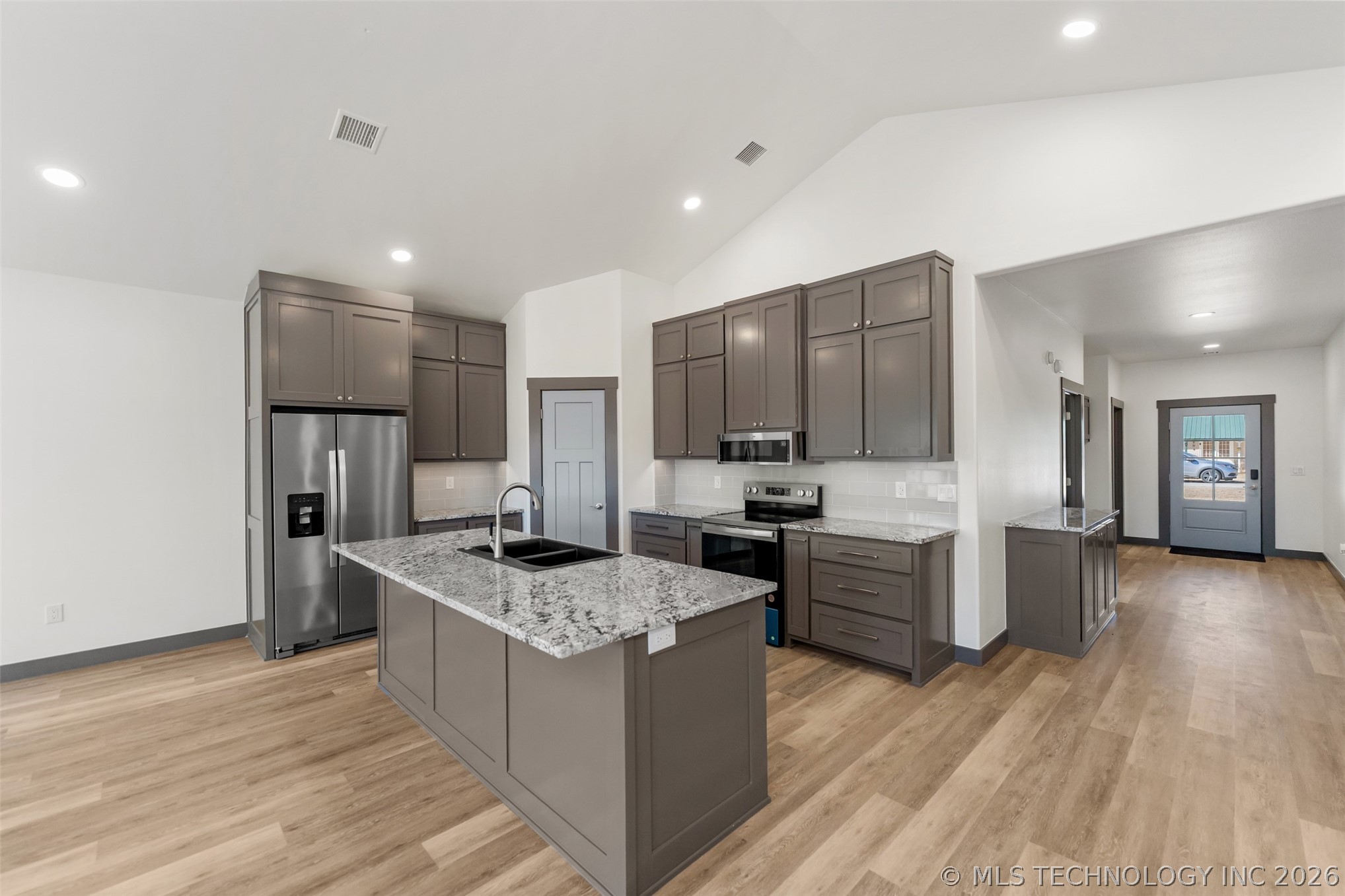 205 Lindsey Avenue Property Photo 9