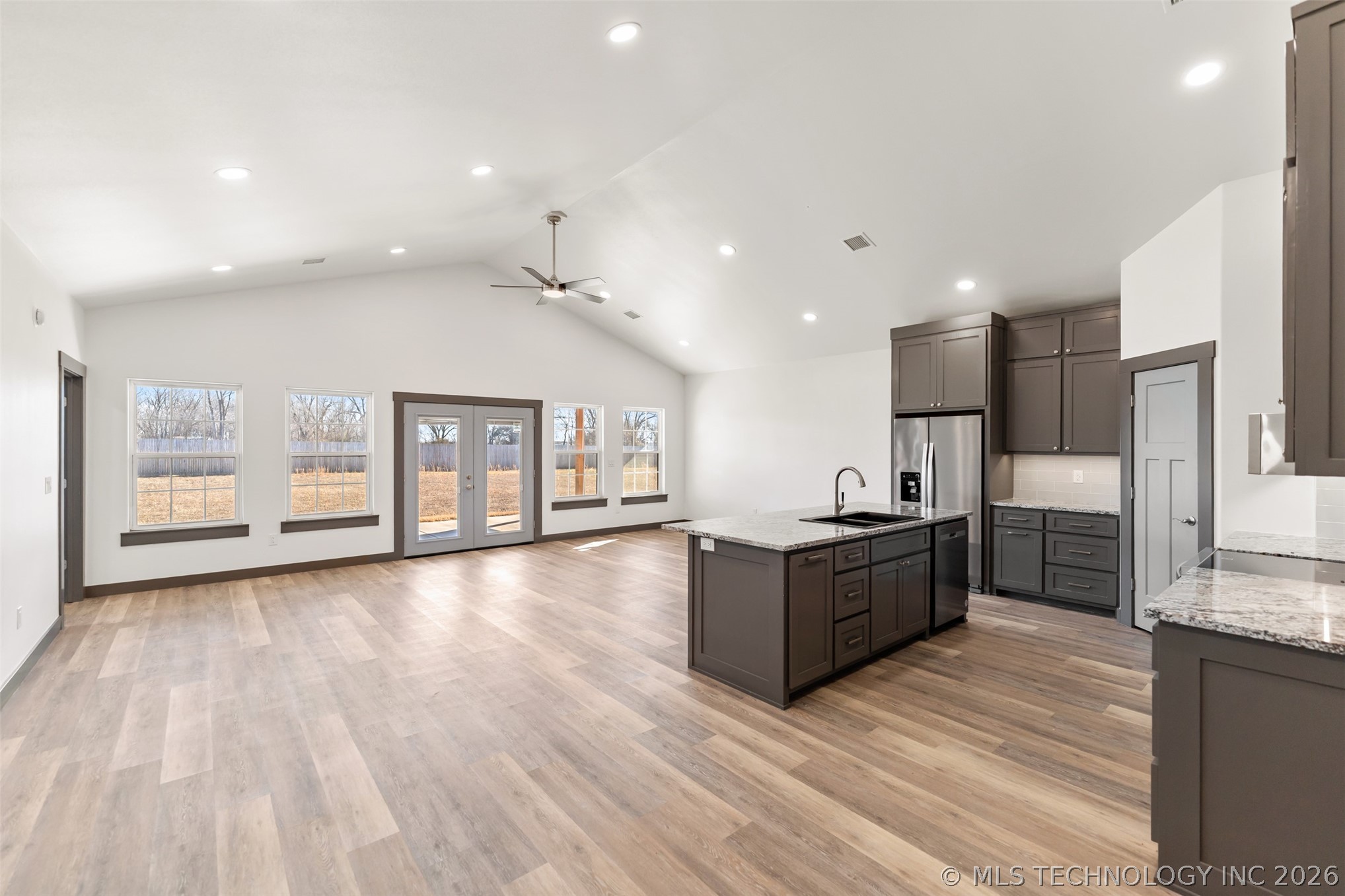 205 Lindsey Avenue Property Photo 27