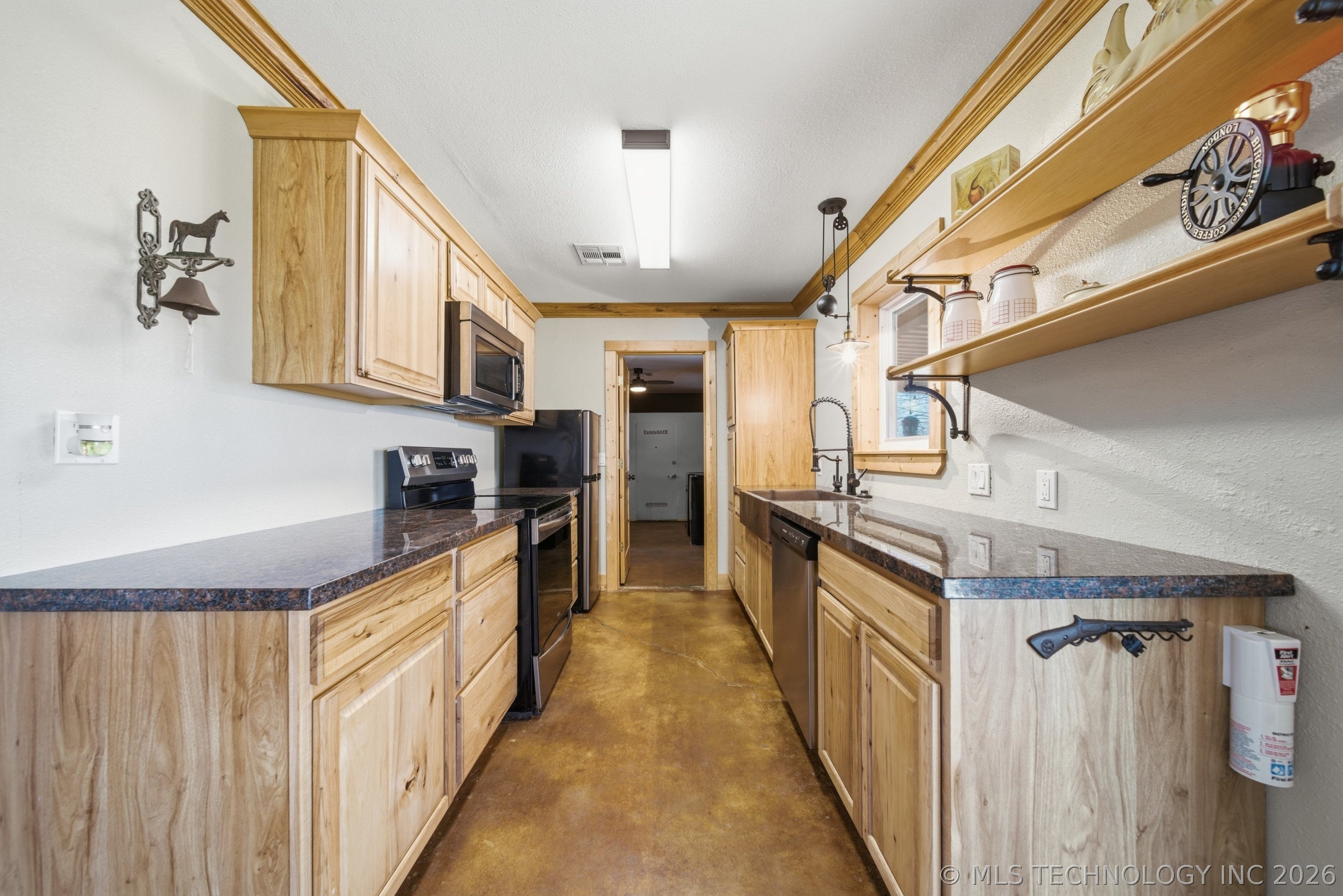 2251 S 4260 Road Property Photo 16