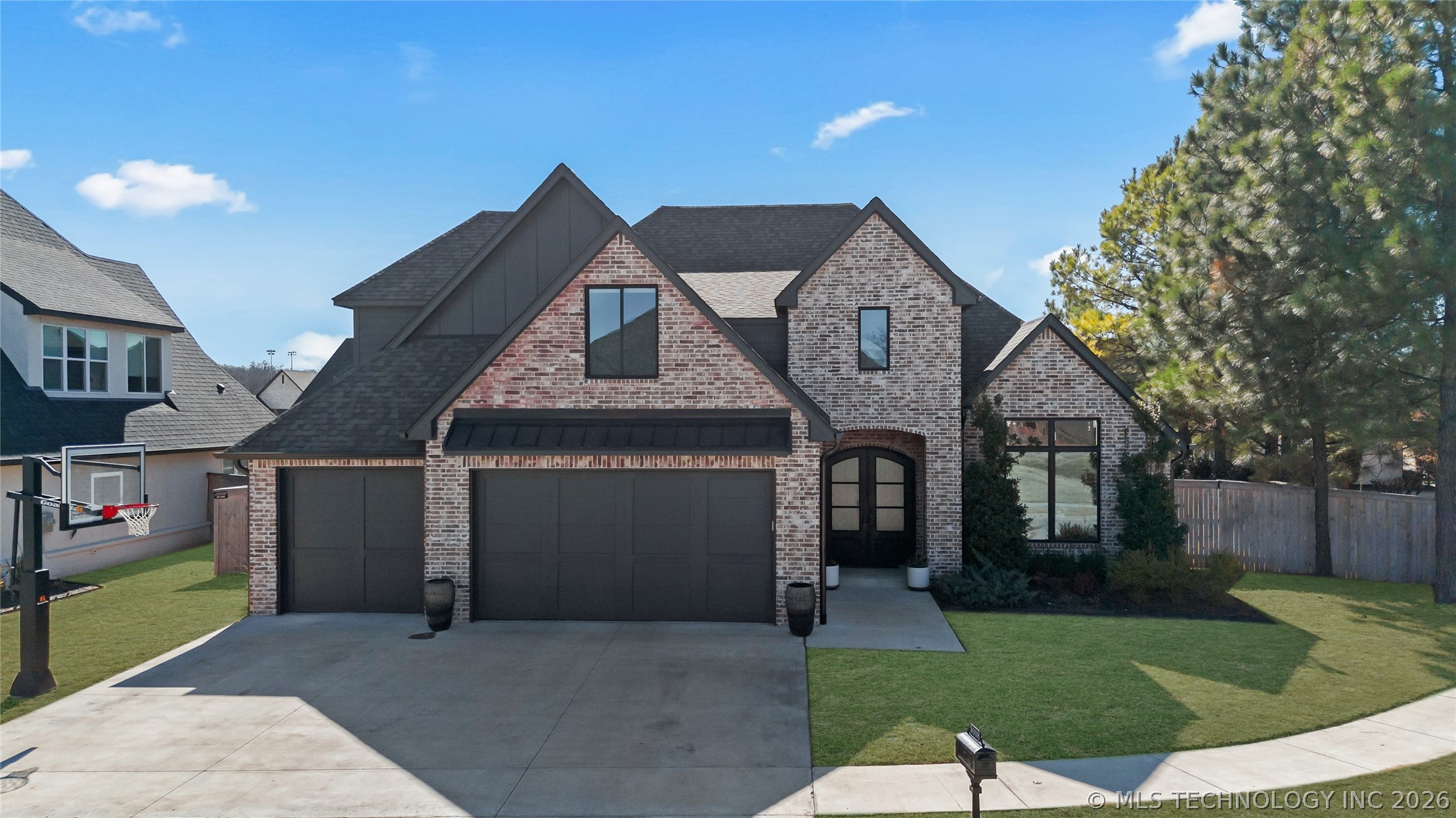 3008 E 103rd Street Property Photo 1