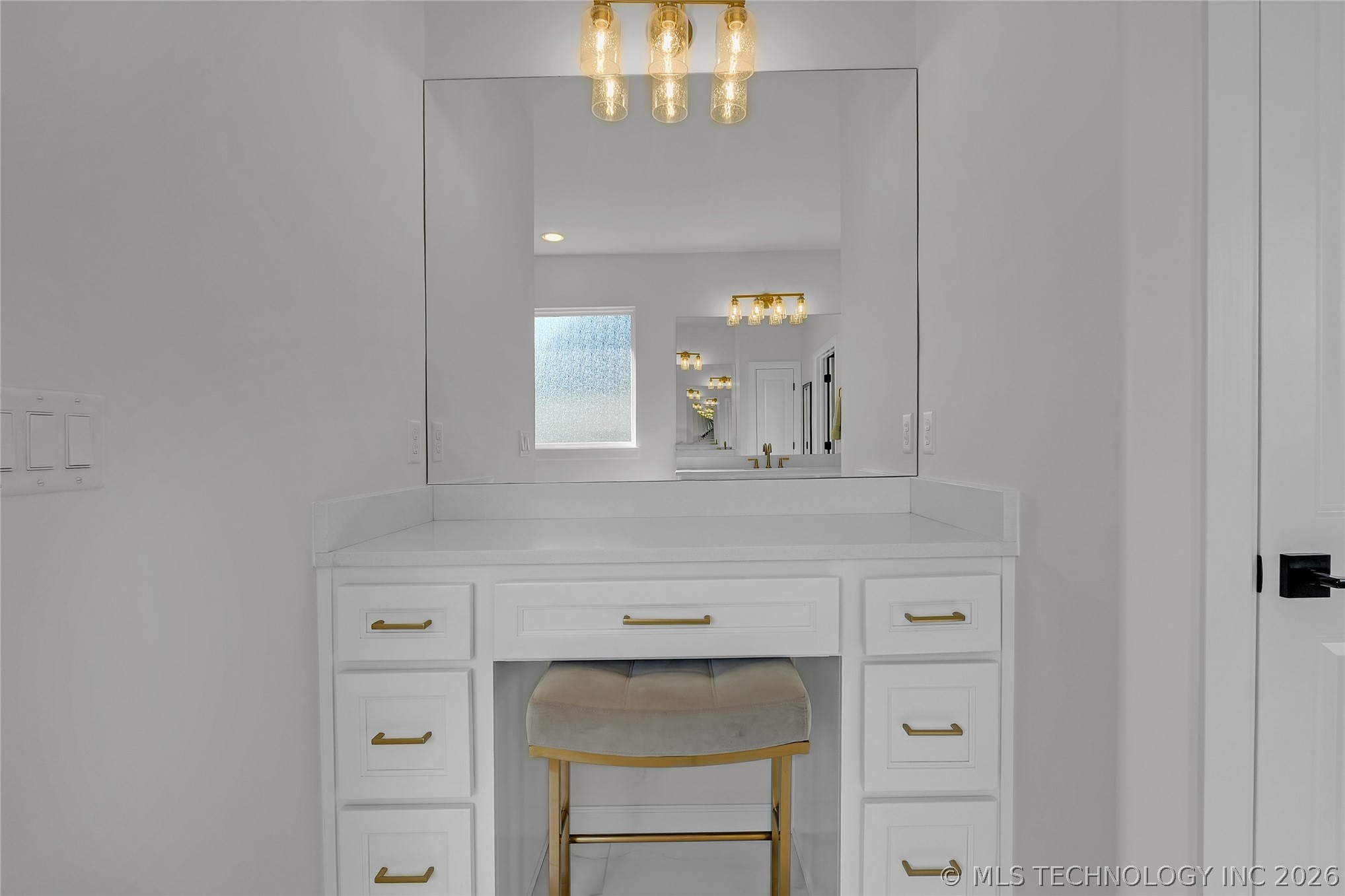 3008 E 103rd Street Property Photo 32