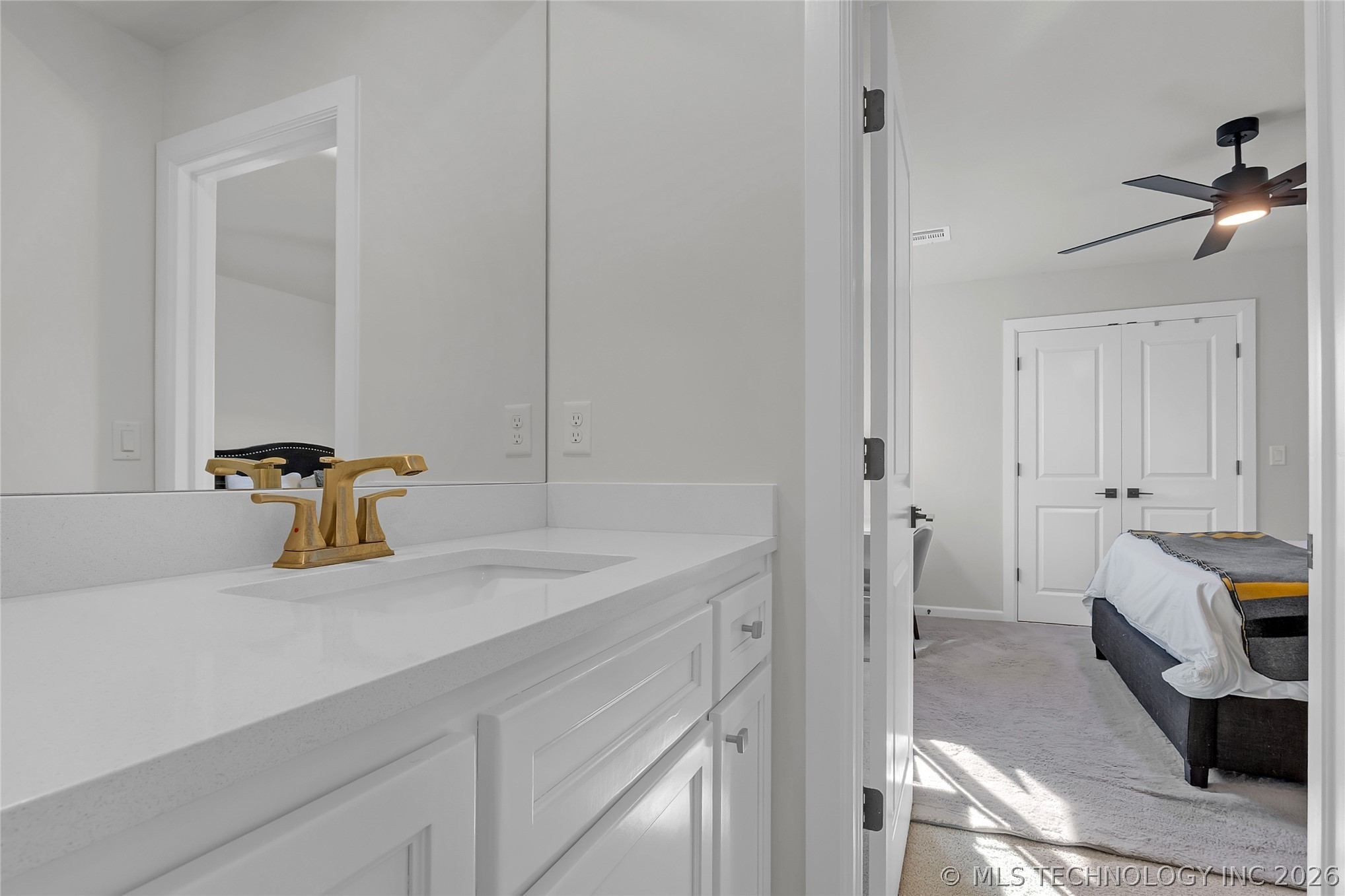 3008 E 103rd Street Property Photo 54