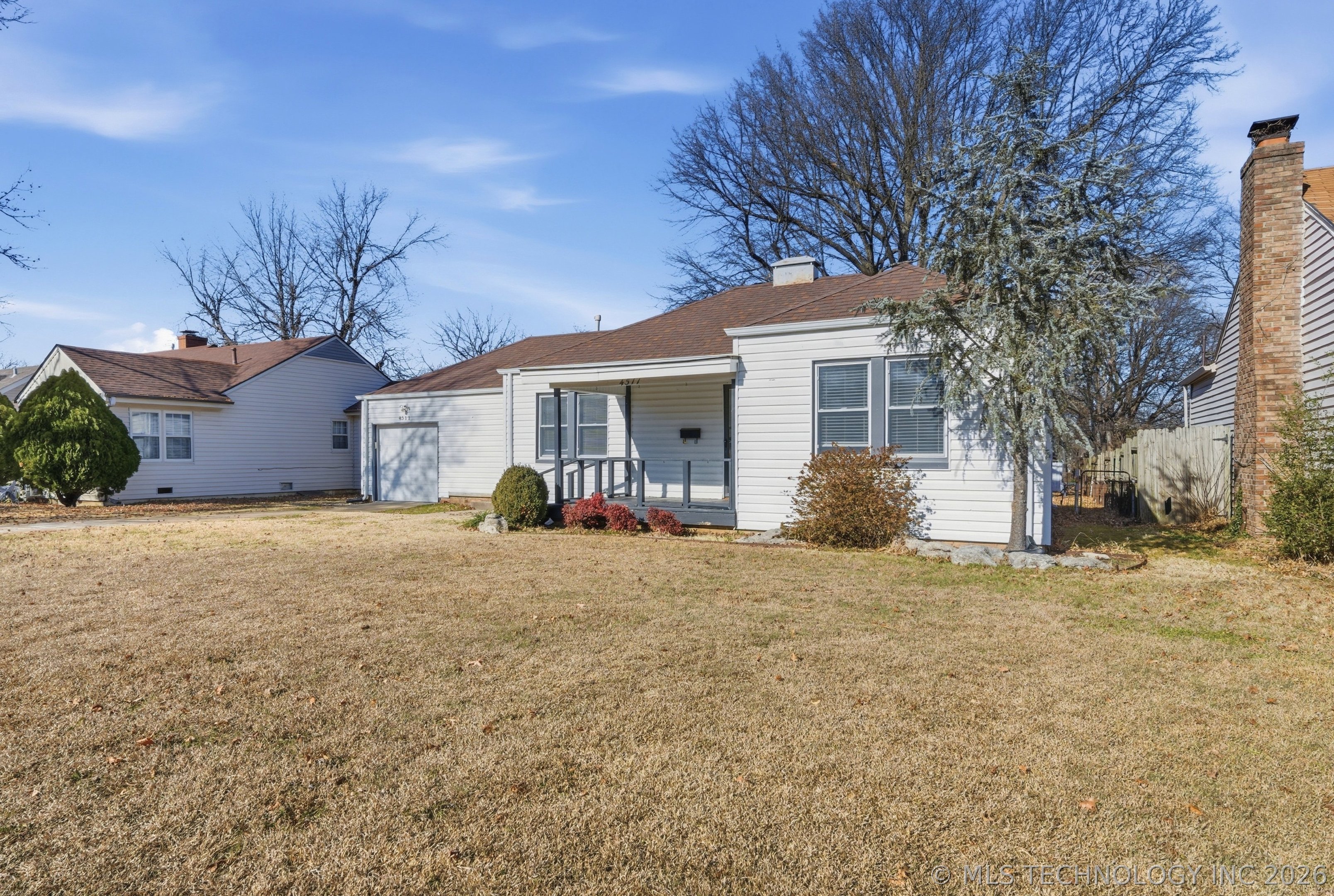 4511 E 6th Street Property Photo 3