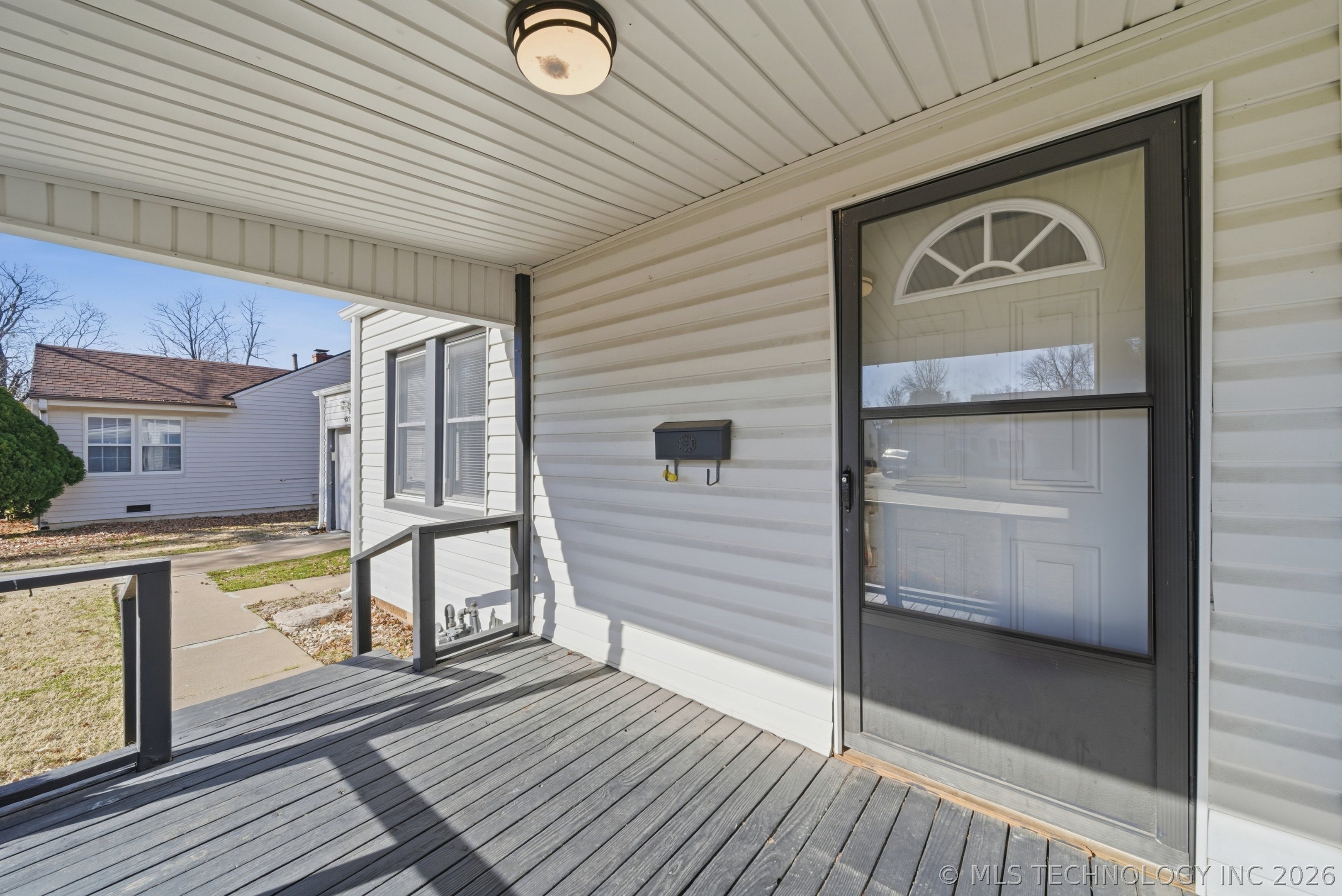 4511 E 6th Street Property Photo 6