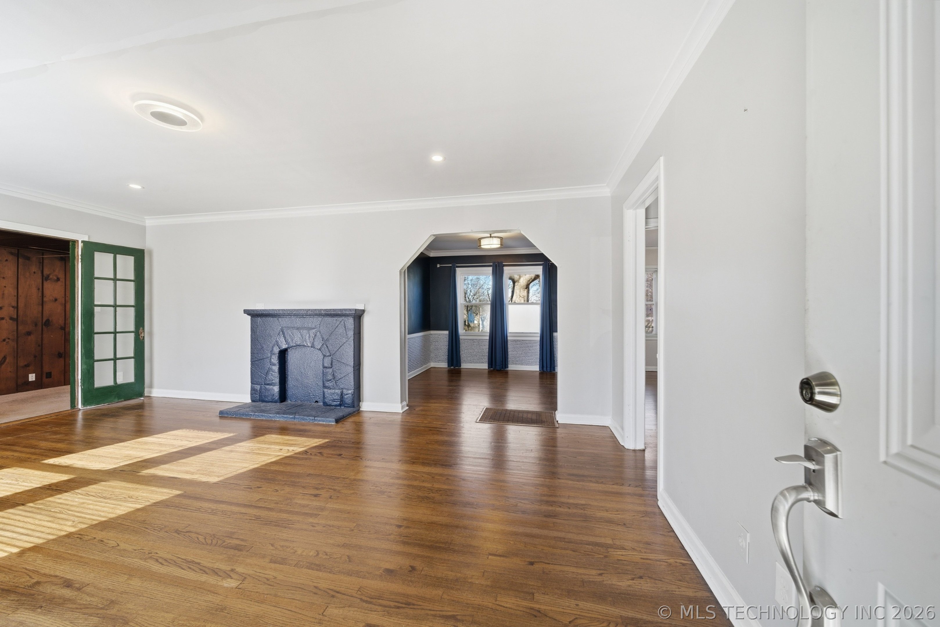 4511 E 6th Street Property Photo 7