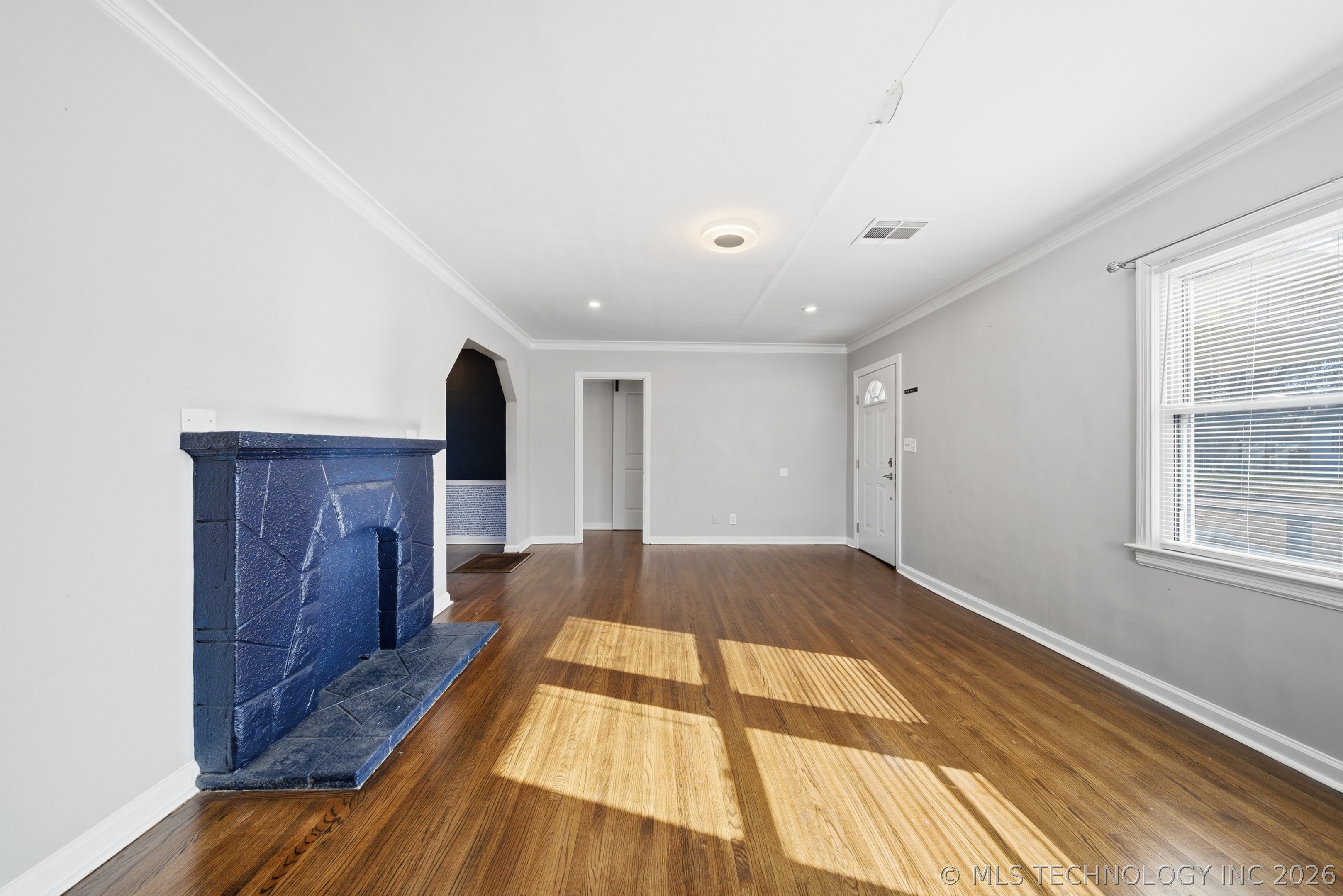 4511 E 6th Street Property Photo 9