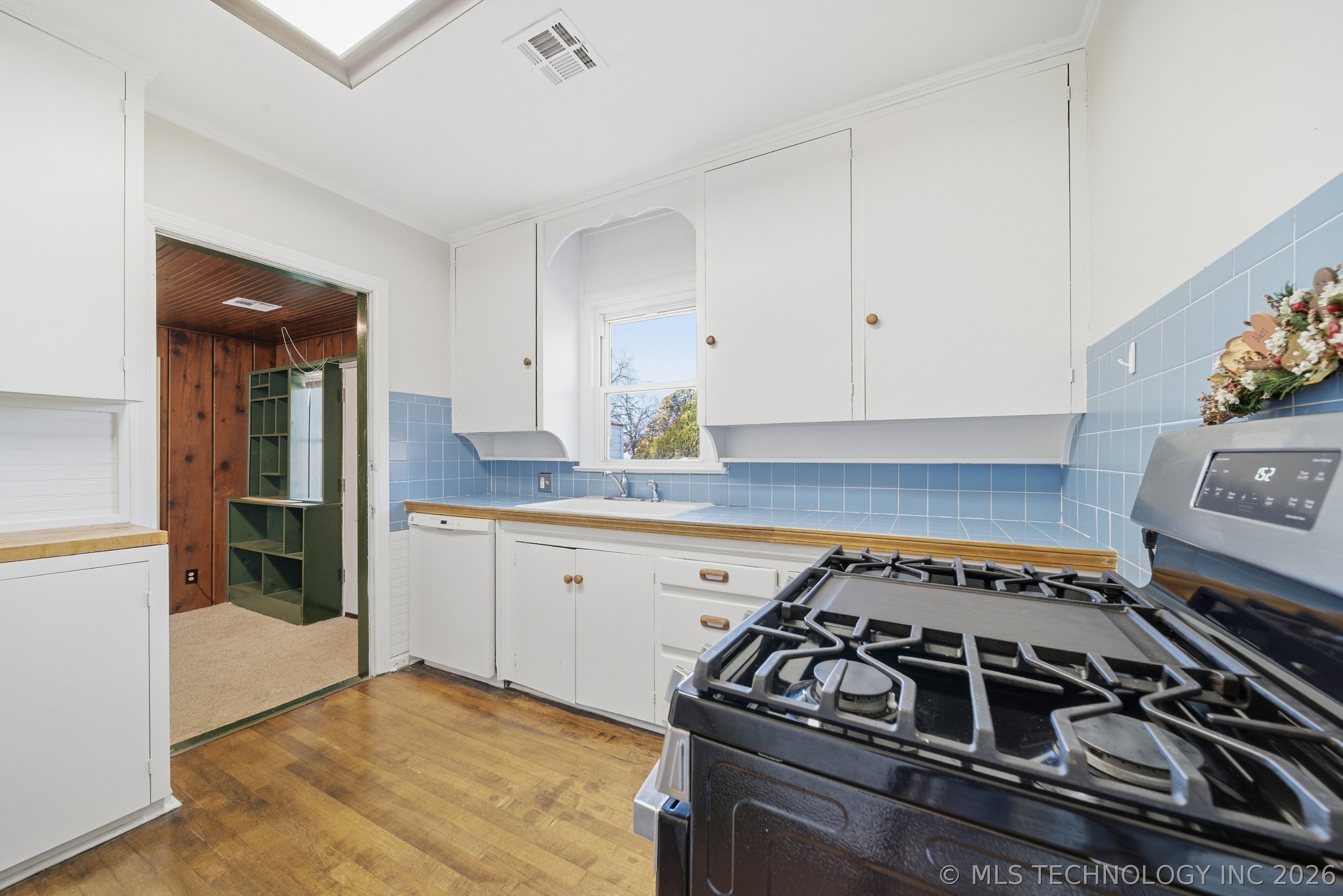 4511 E 6th Street Property Photo 13