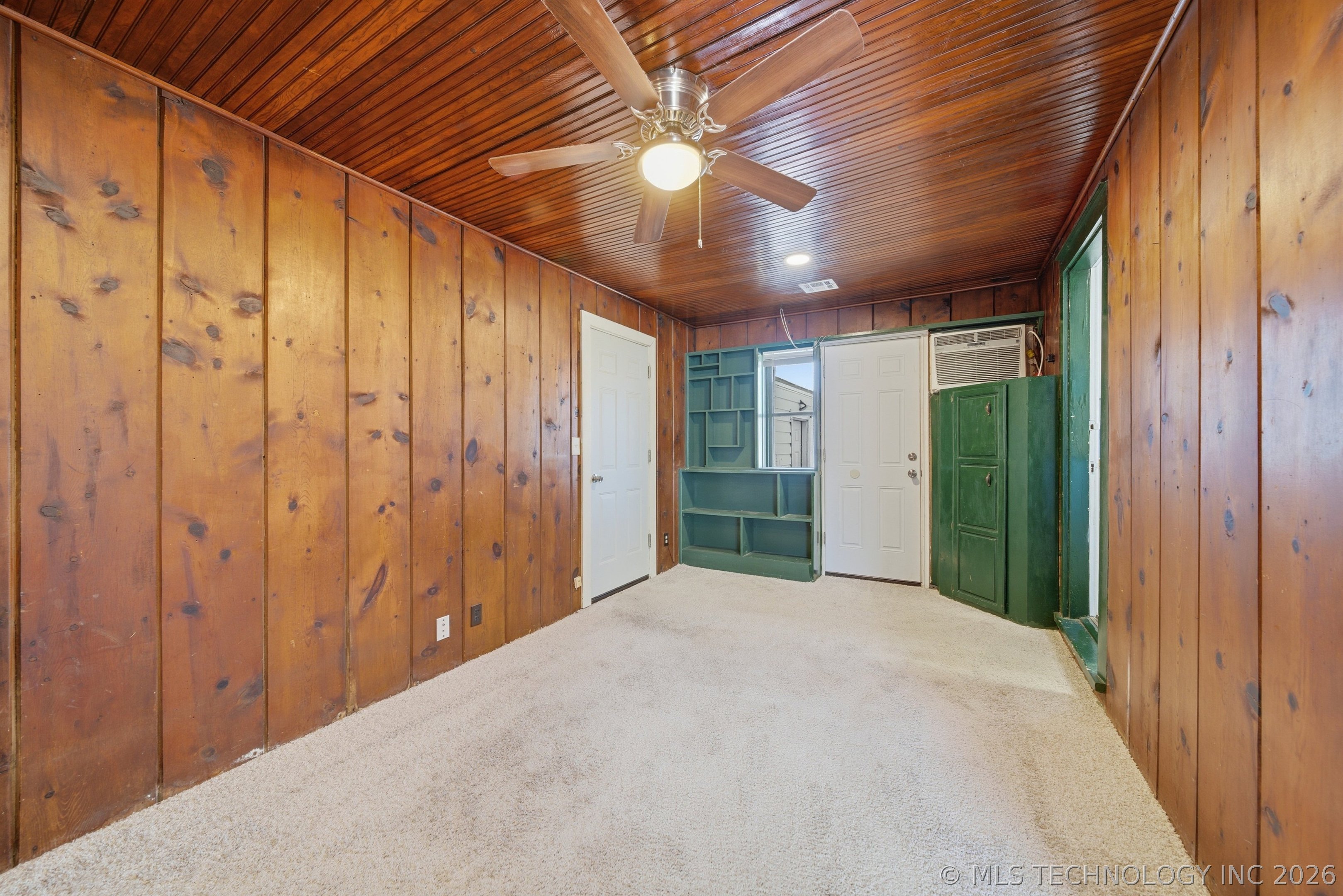 4511 E 6th Street Property Photo 16