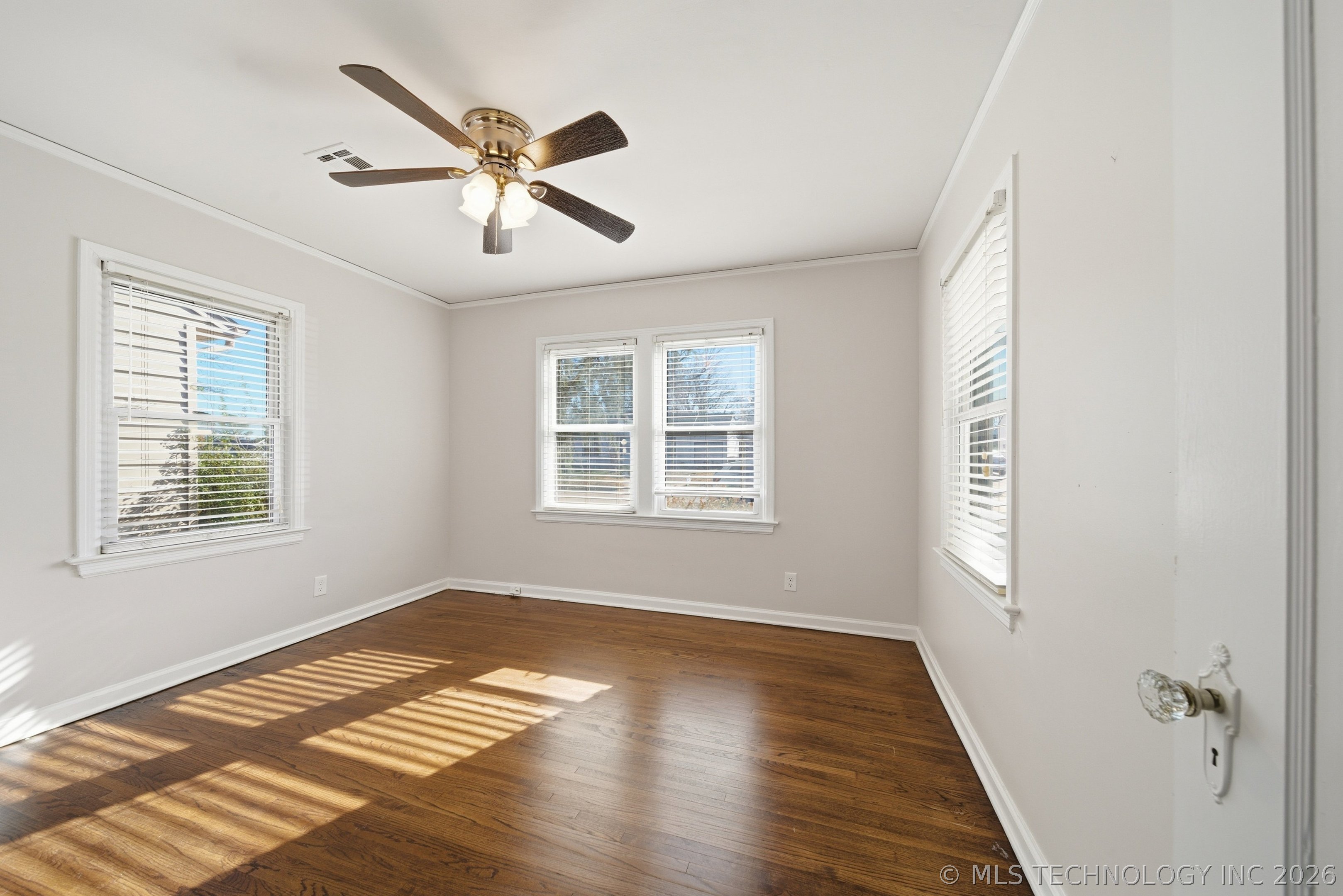 4511 E 6th Street Property Photo 18