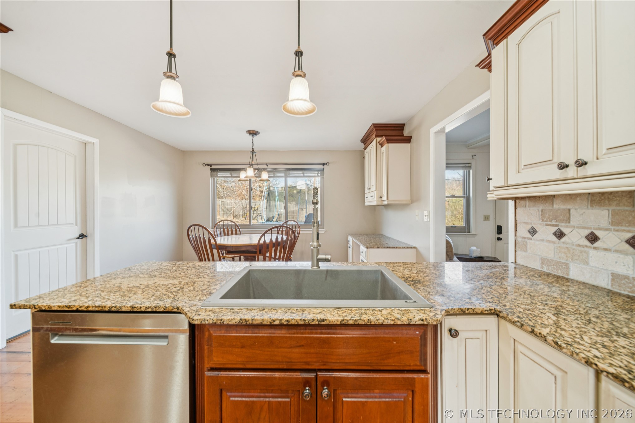 6507 E 66th Street Property Photo 9