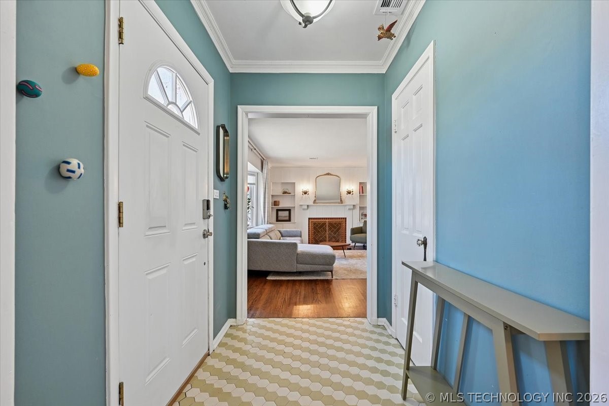 1148 S Urbana Avenue Property Photo 4