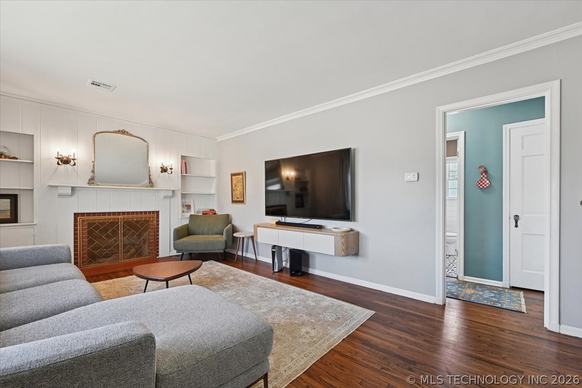 1148 S Urbana Avenue Property Photo 5