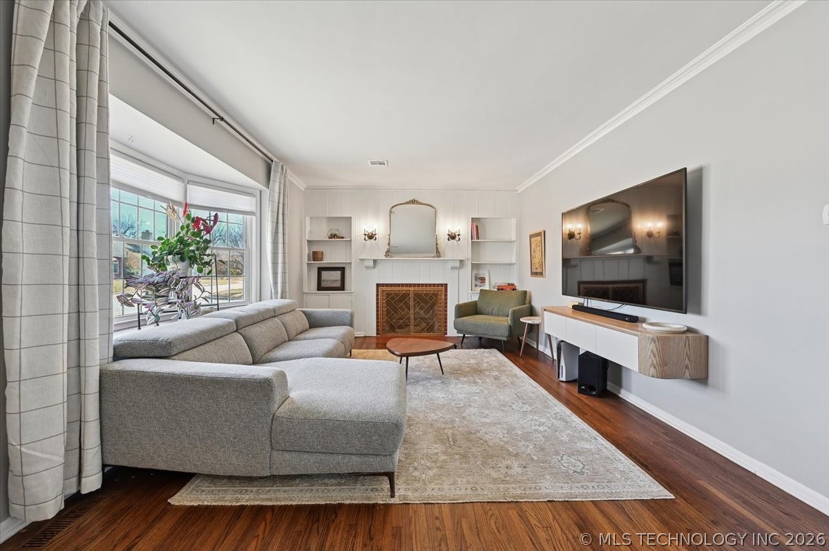 1148 S Urbana Avenue Property Photo 6