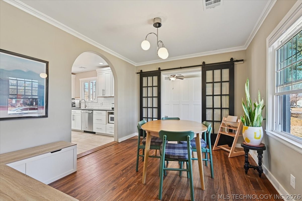 1148 S Urbana Avenue Property Photo 9