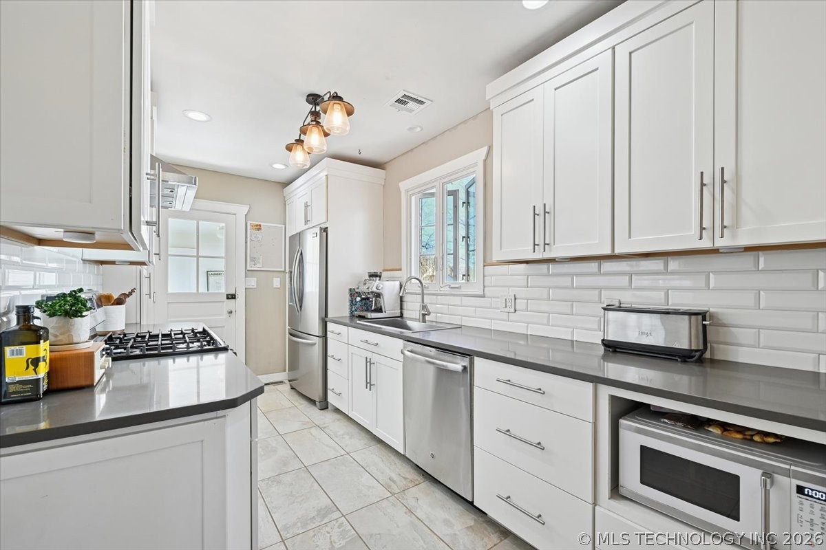 1148 S Urbana Avenue Property Photo 12