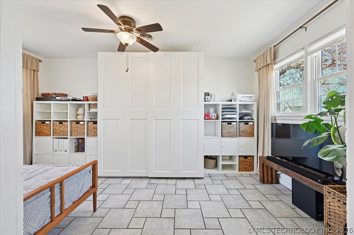 1148 S Urbana Avenue Property Photo 14