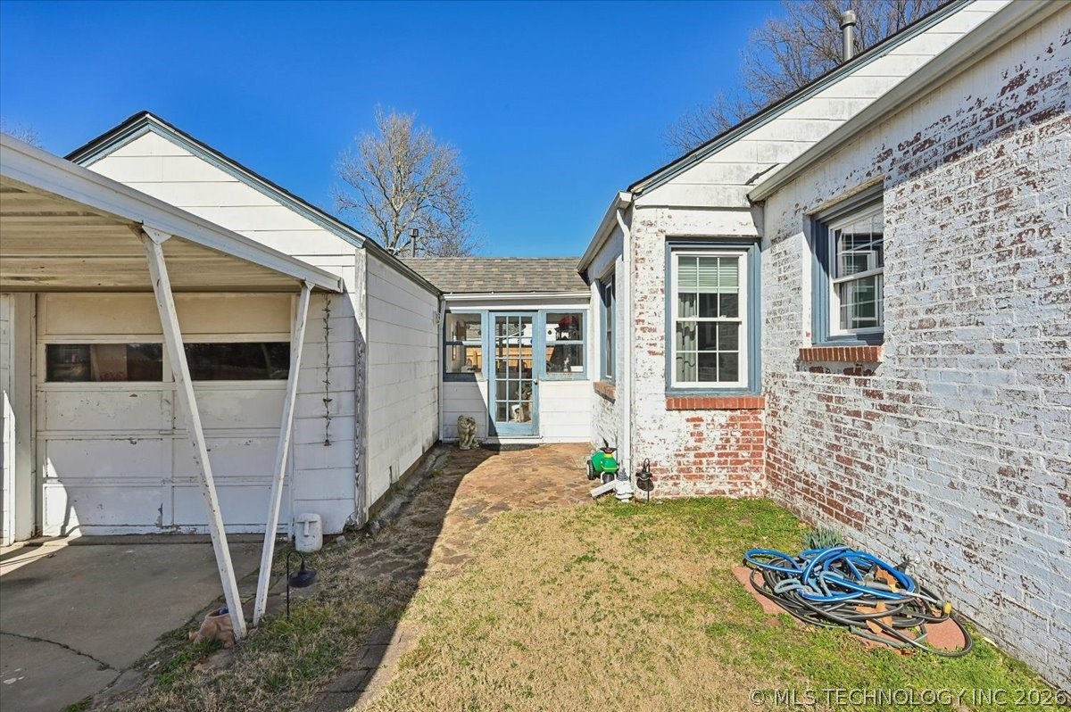 1148 S Urbana Avenue Property Photo 24