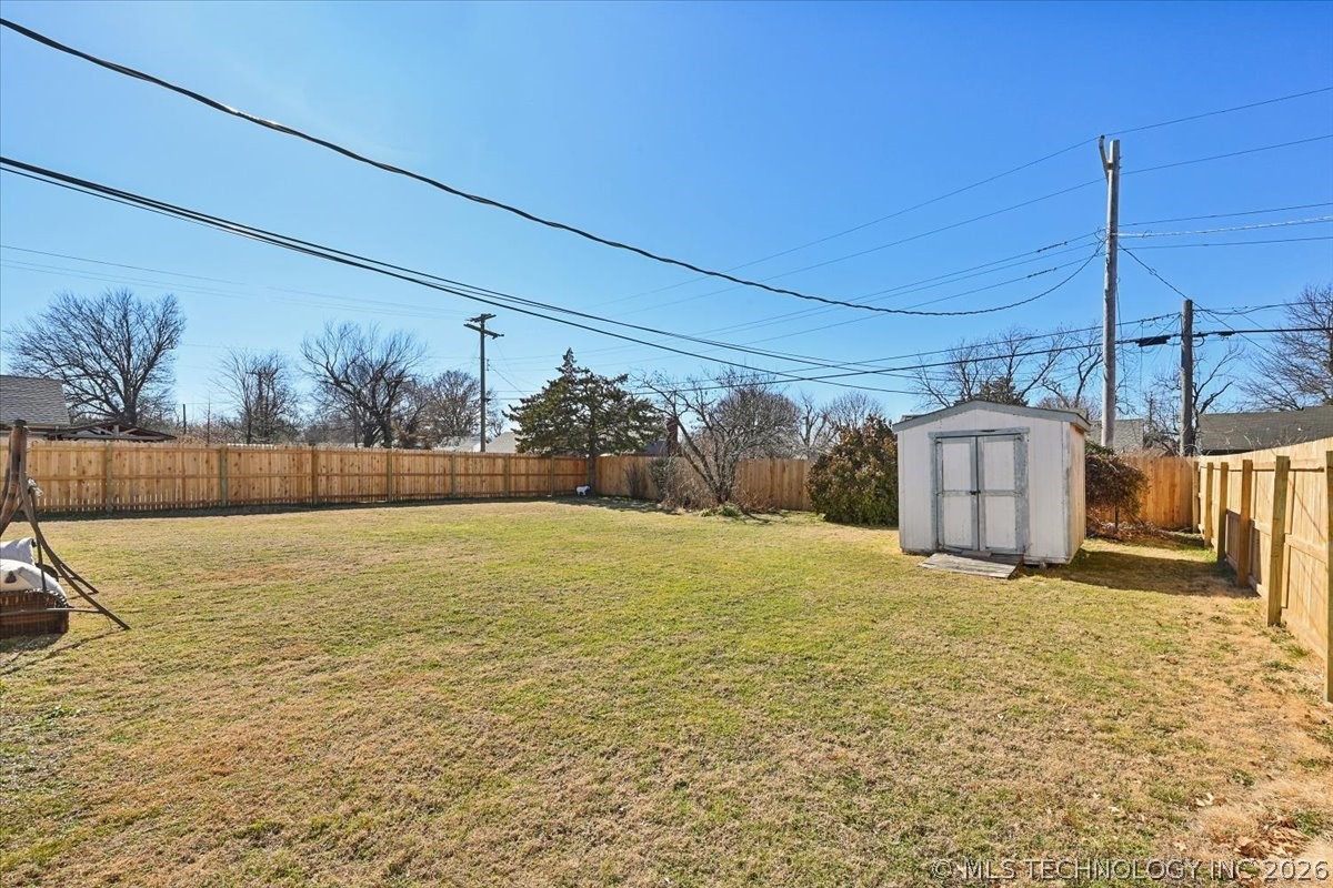 1148 S Urbana Avenue Property Photo 27