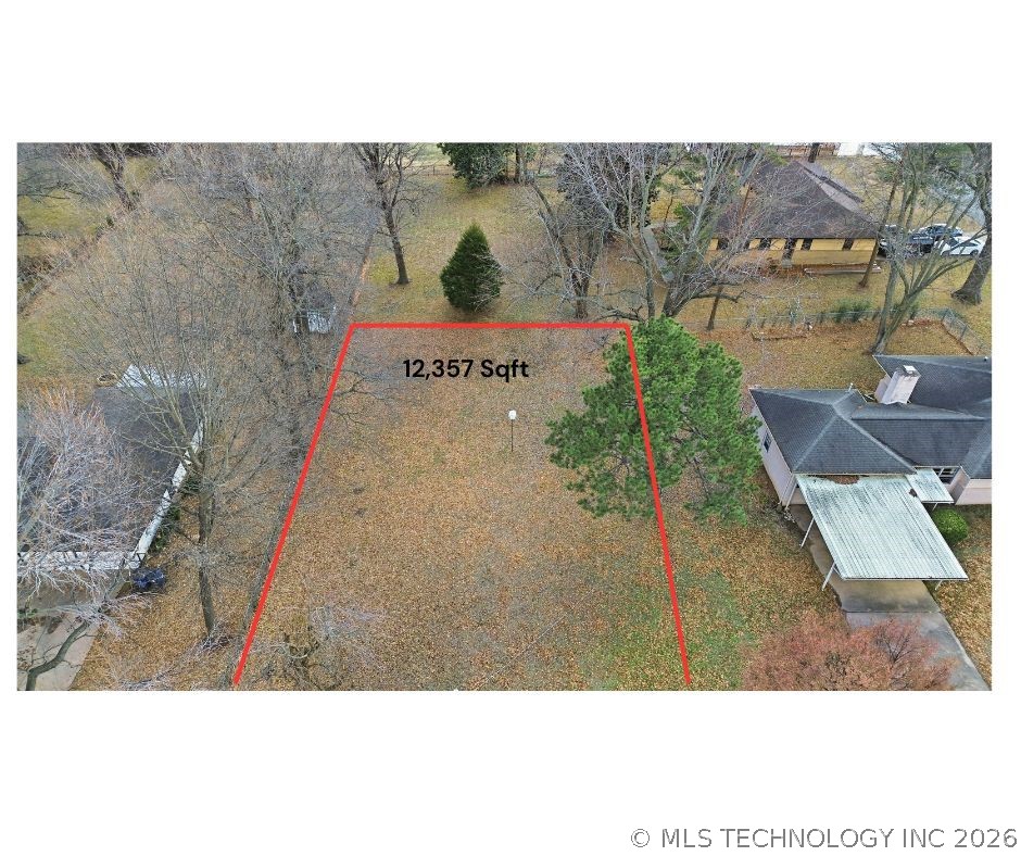 2706 E 49th Street Property Photo 2