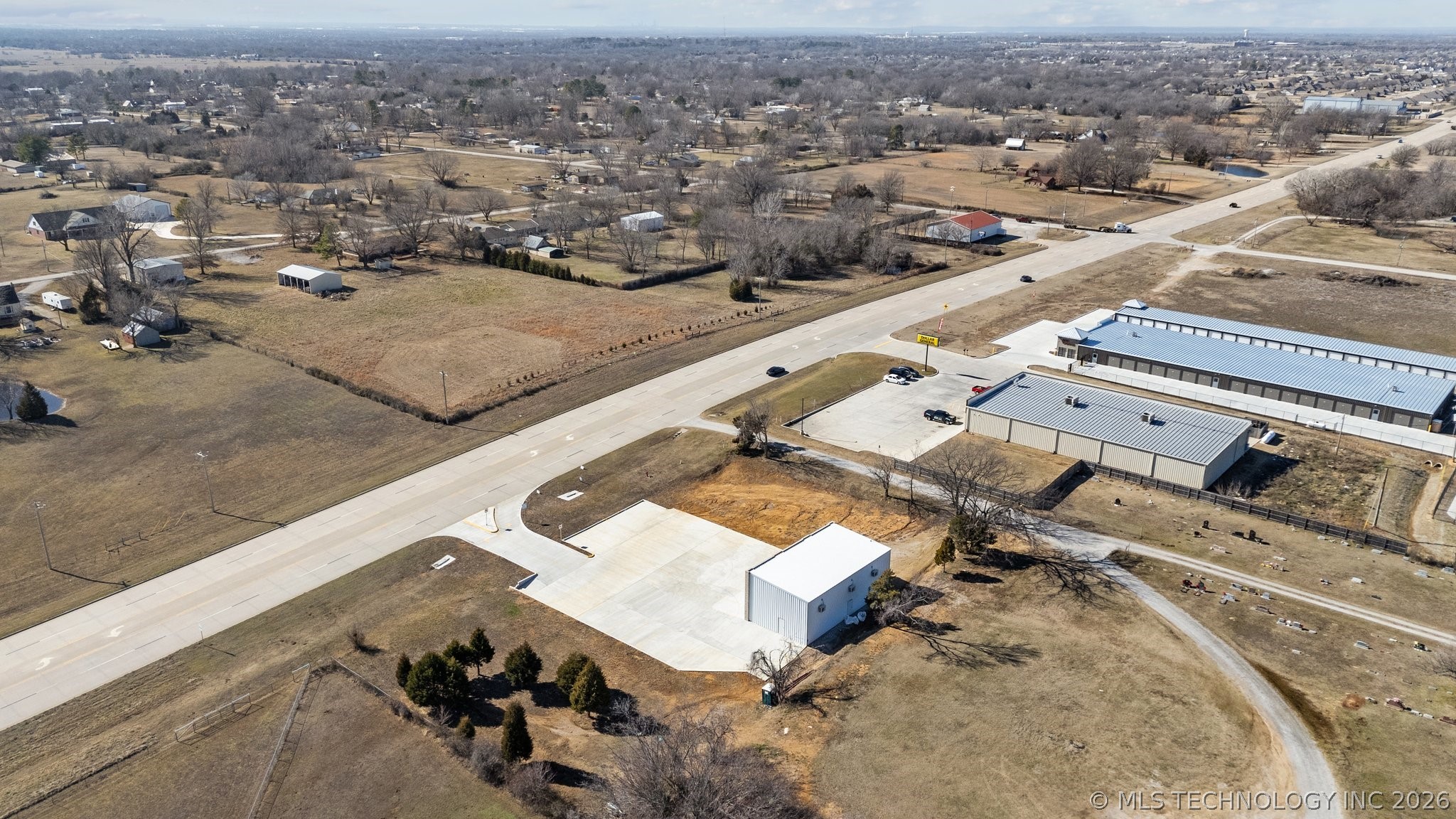 17983 E 116th Street N Property Photo 4