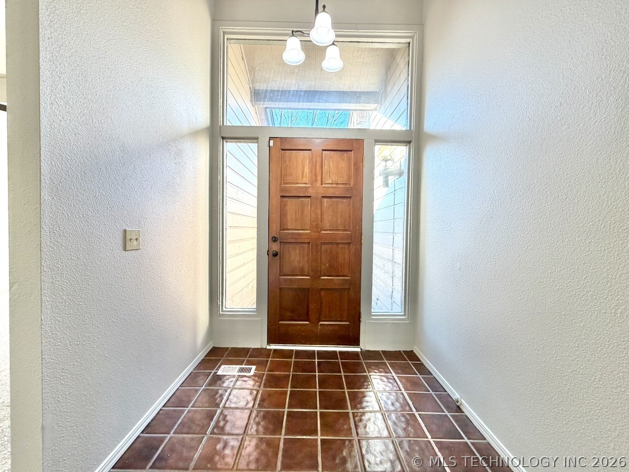 8007 S 88th East Avenue Property Photo 8