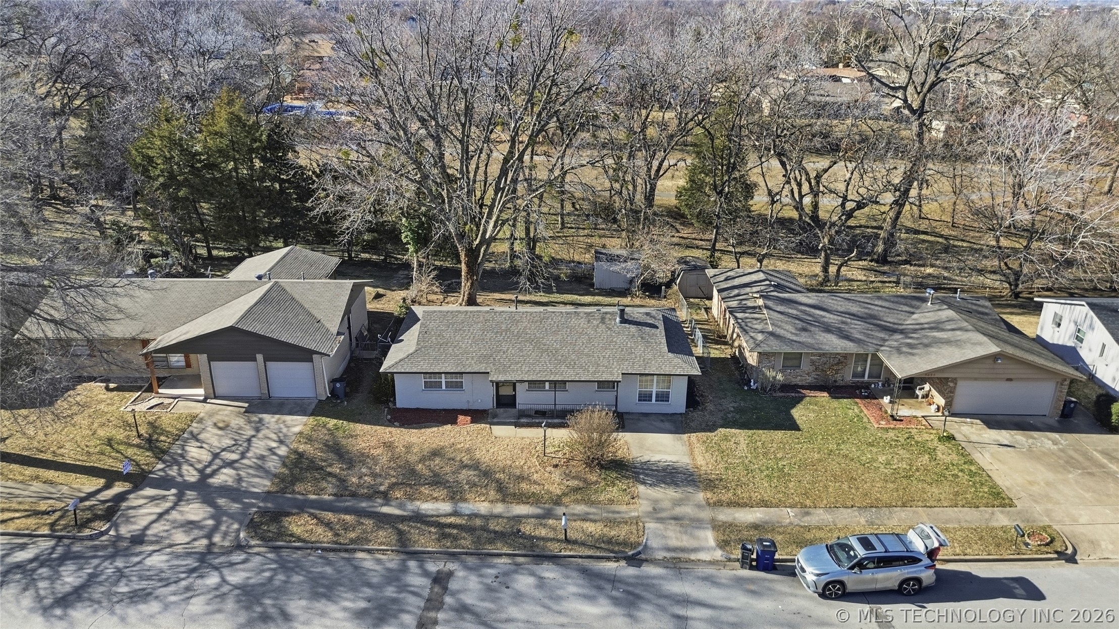5662 S 85th East Avenue Property Photo 6