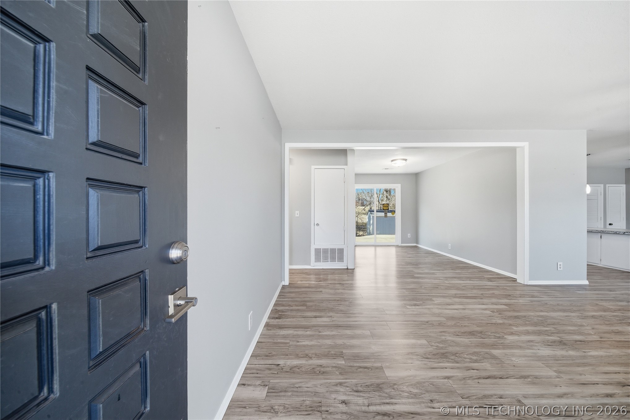 5662 S 85th East Avenue Property Photo 9