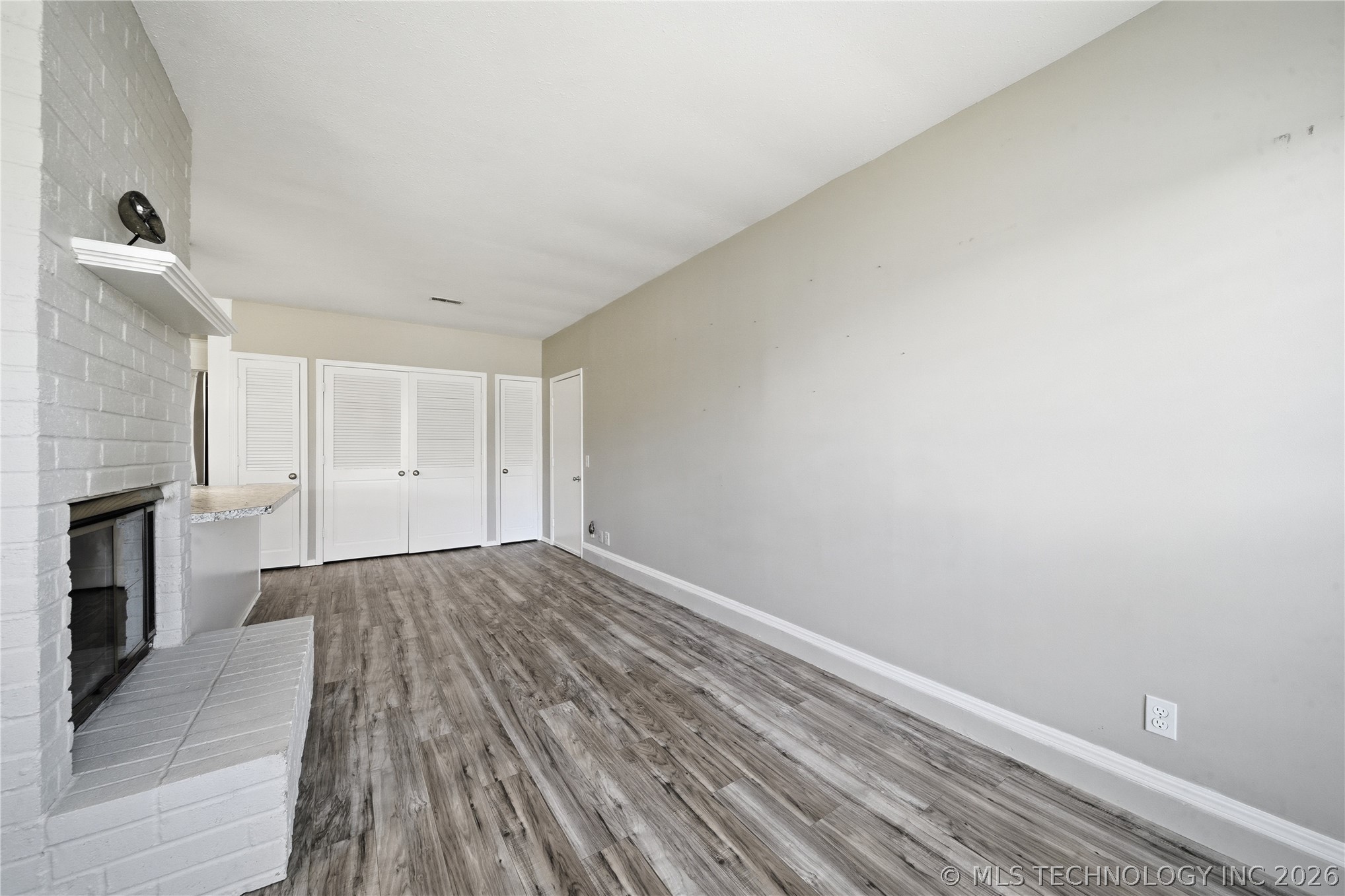 5662 S 85th East Avenue Property Photo 13