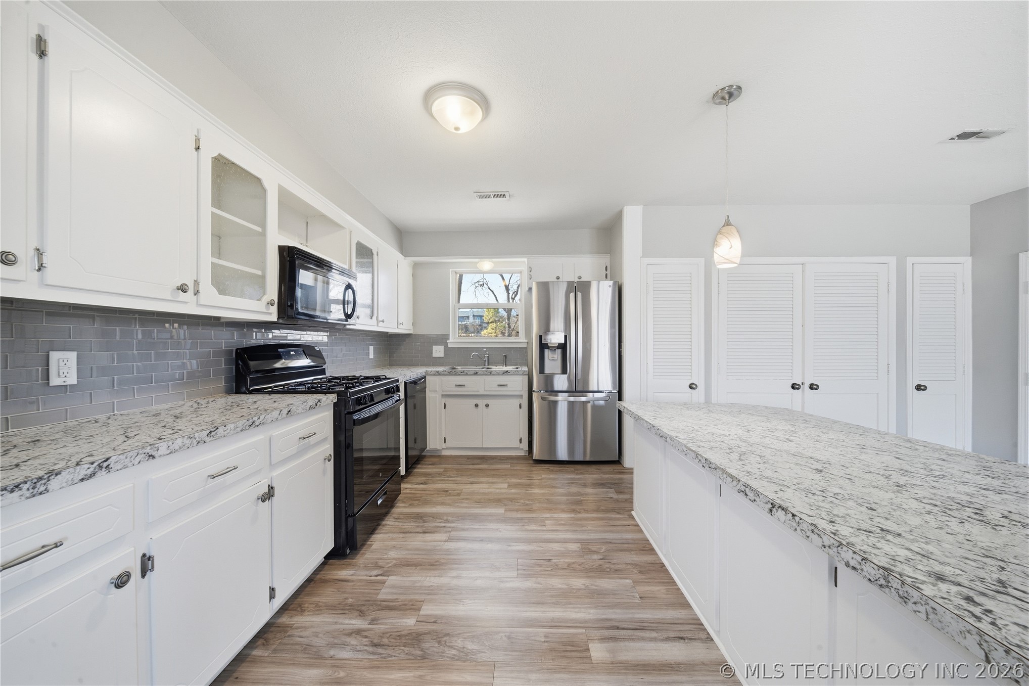 5662 S 85th East Avenue Property Photo 19