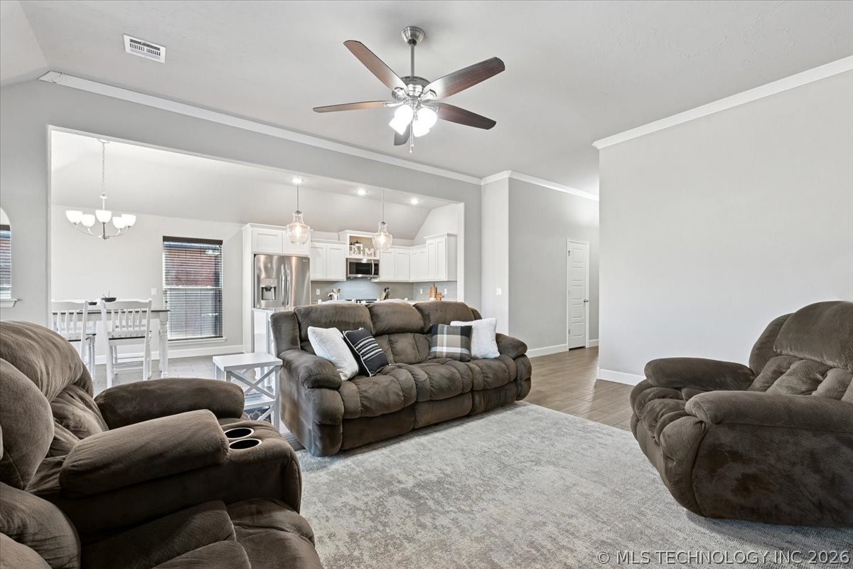 1543 E 137th Place Property Photo 8