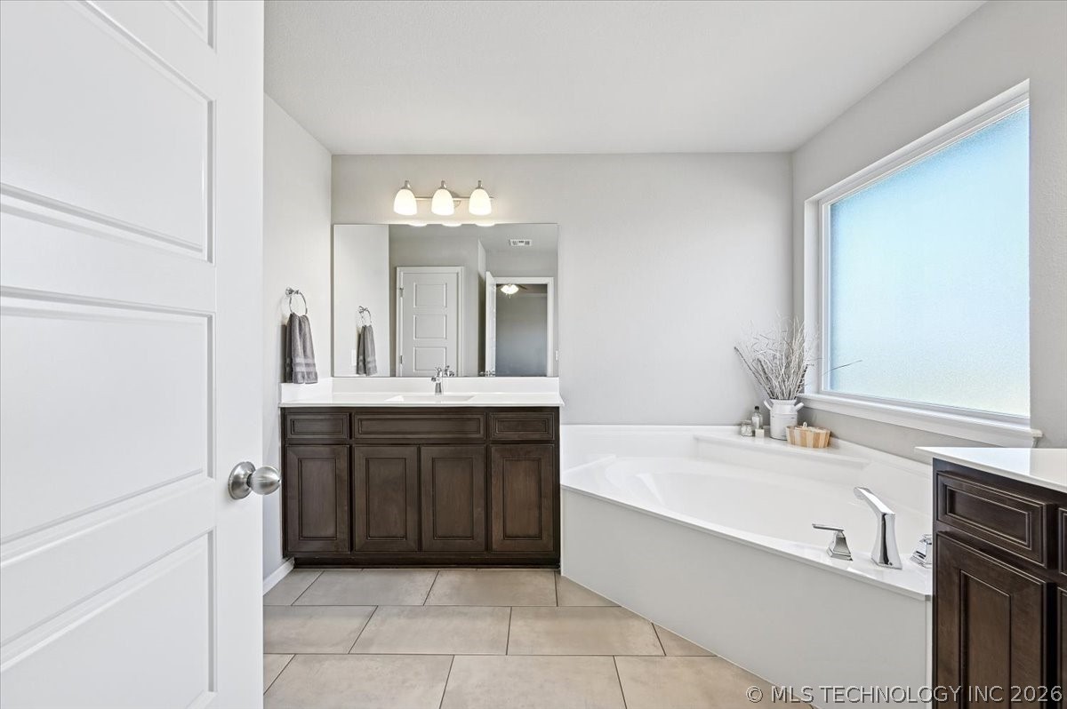 1543 E 137th Place Property Photo 31