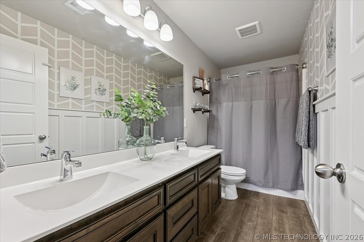 1543 E 137th Place Property Photo 40