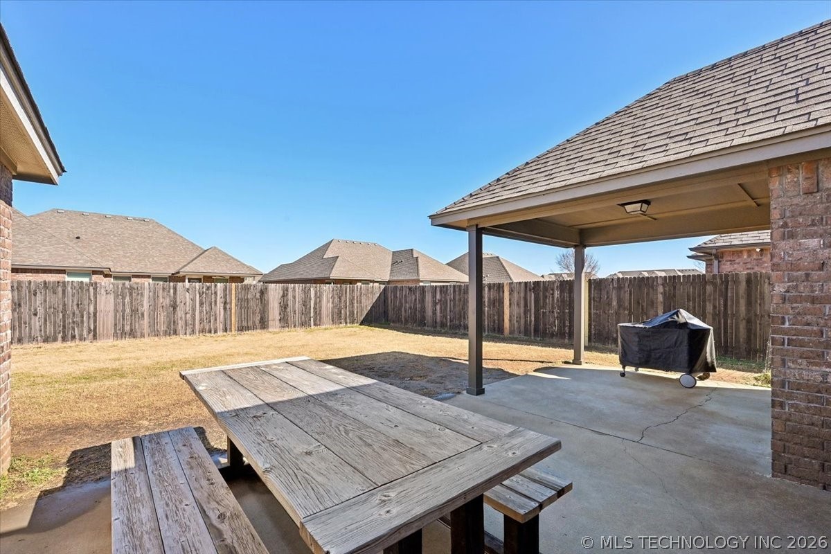 1543 E 137th Place Property Photo 44