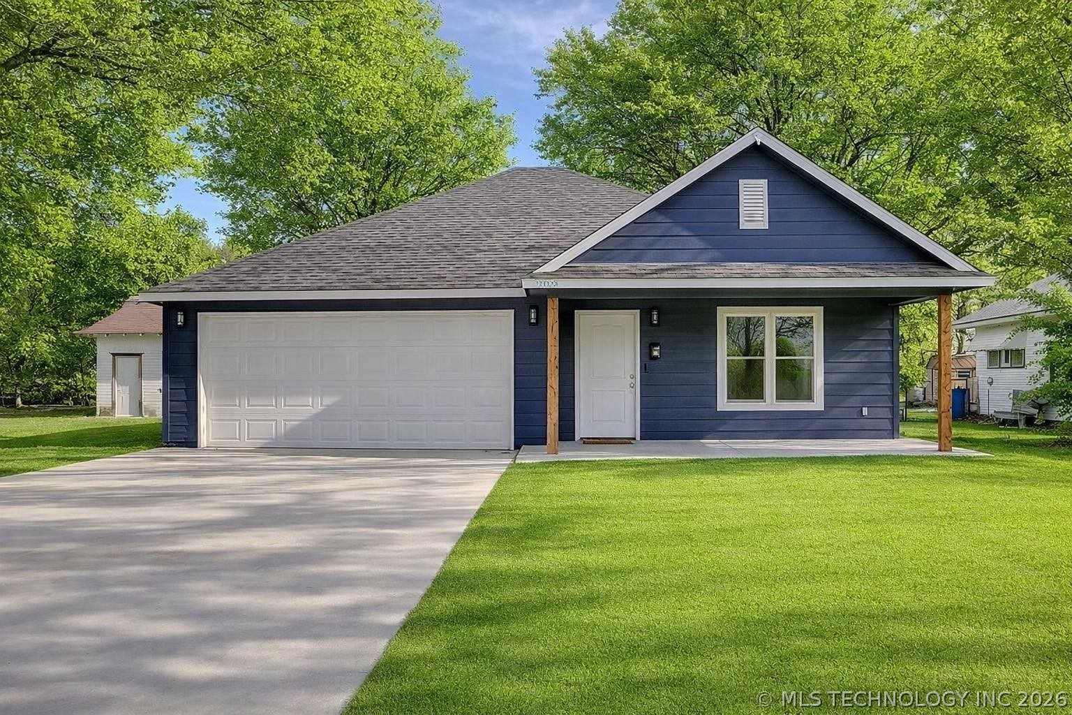 209 E Pine Street Property Photo 1