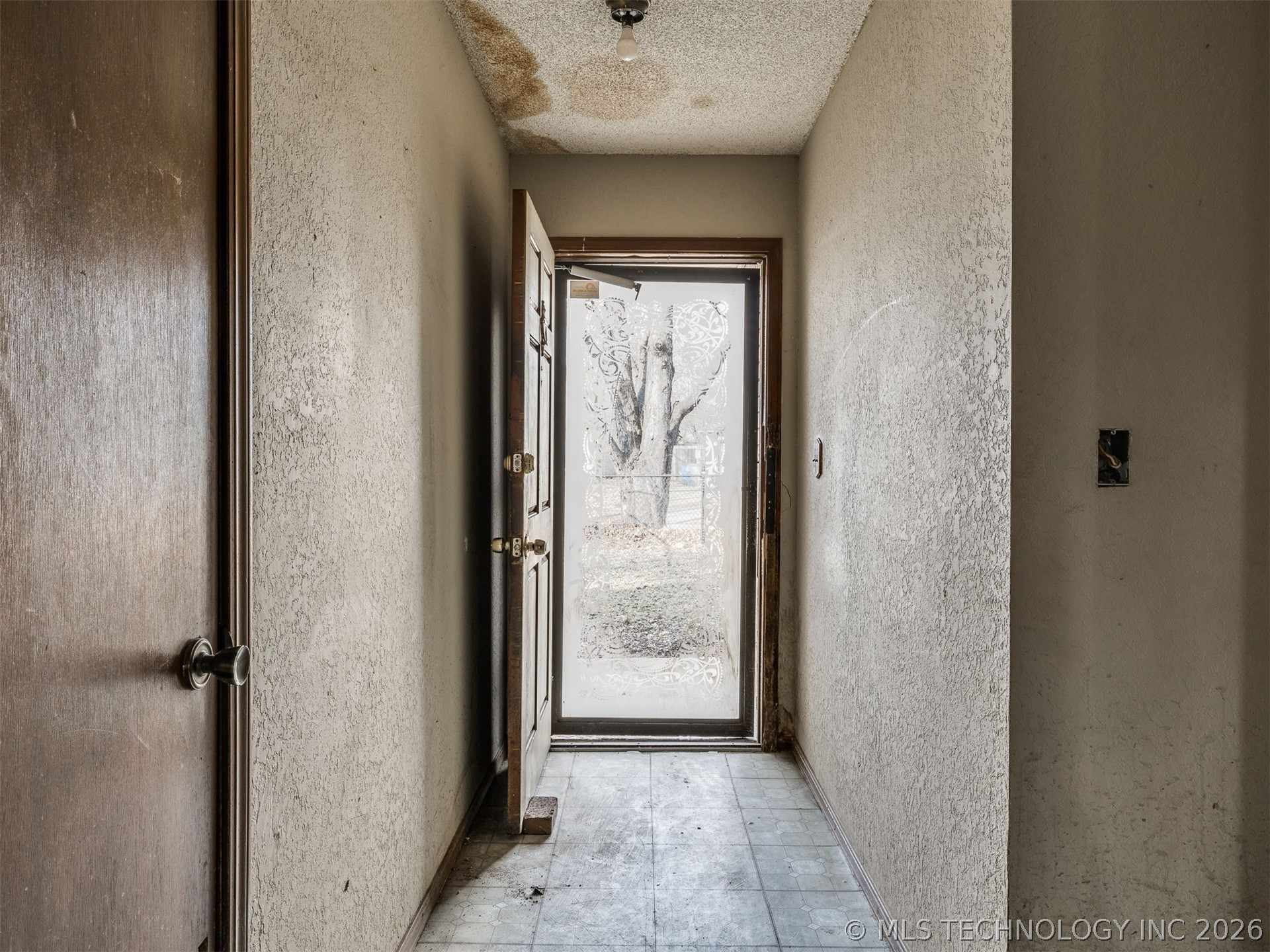 18124 E 4th Street Property Photo 6