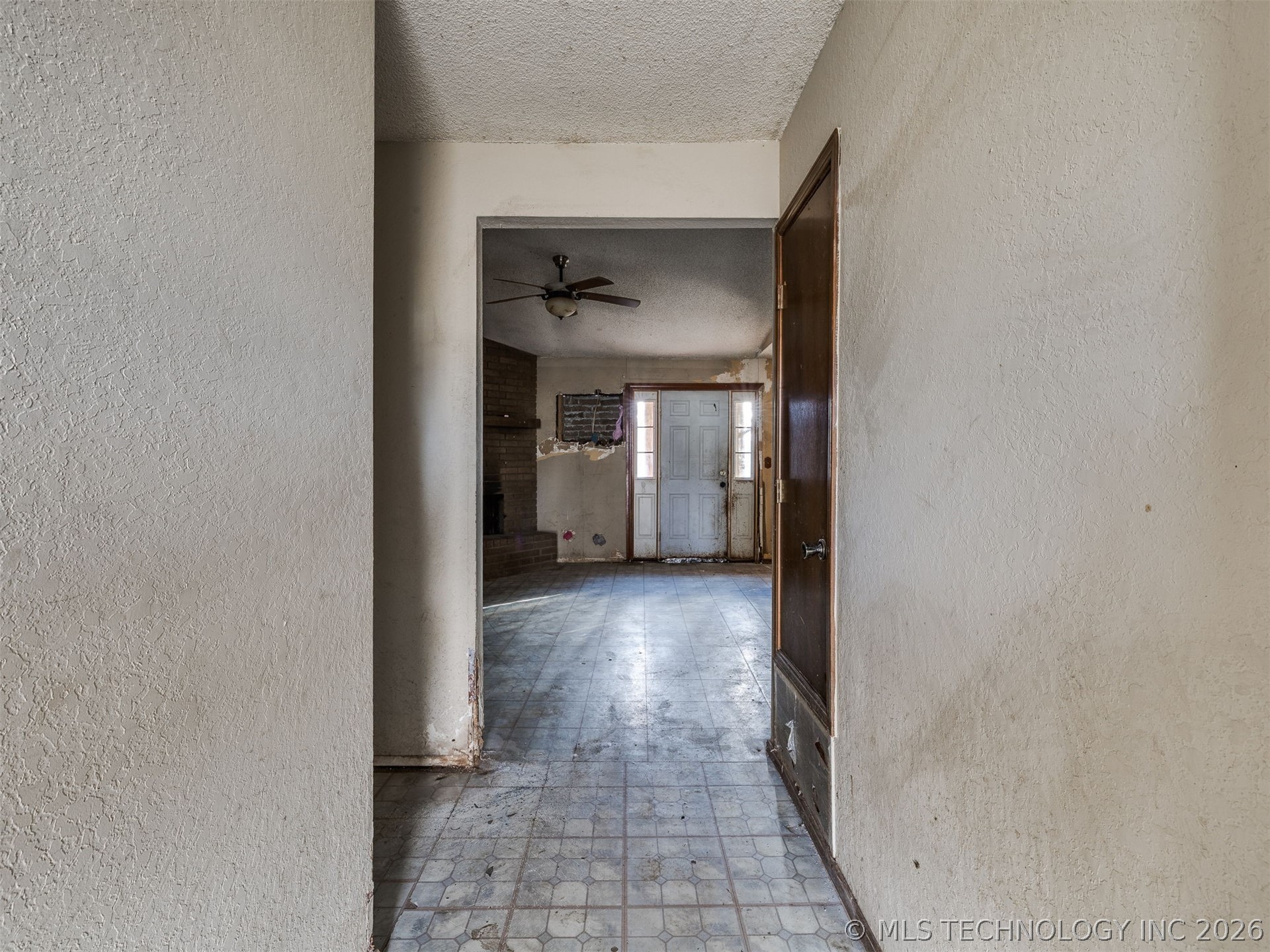 18124 E 4th Street Property Photo 7