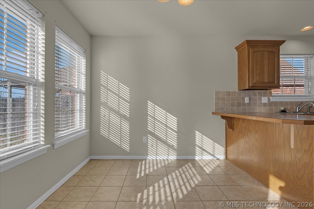 2405 W Quinton Street Property Photo 12